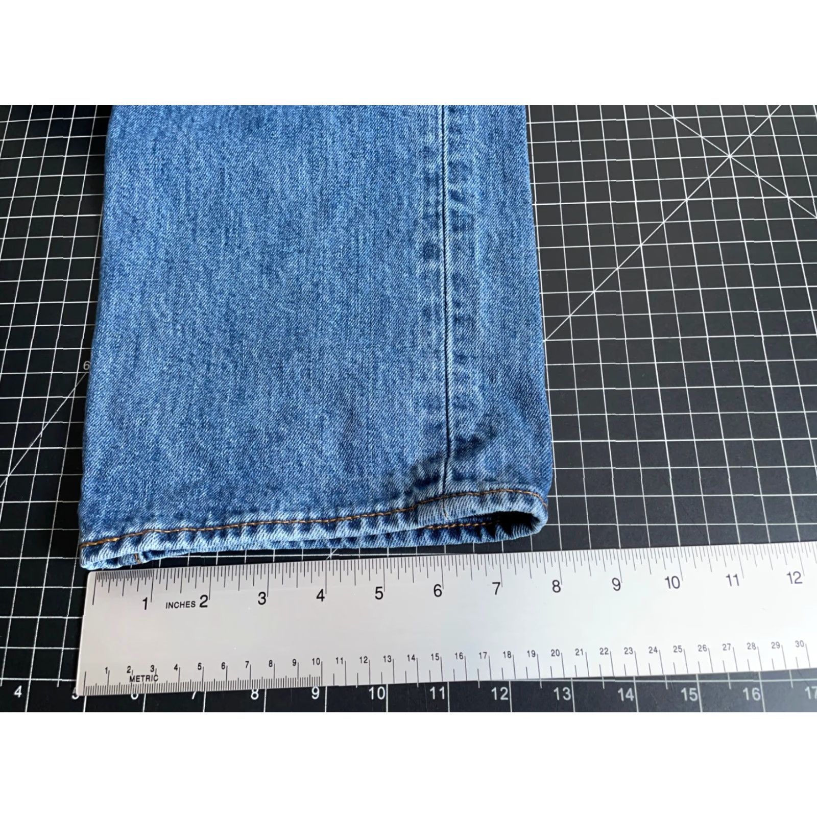 Levi's VINTAGE Levi's 501 Jeans Men's 34 x 32 Blue Denim Straight Leg Button Fly Casual Size US 34 / EU 50 - 7 Thumbnail