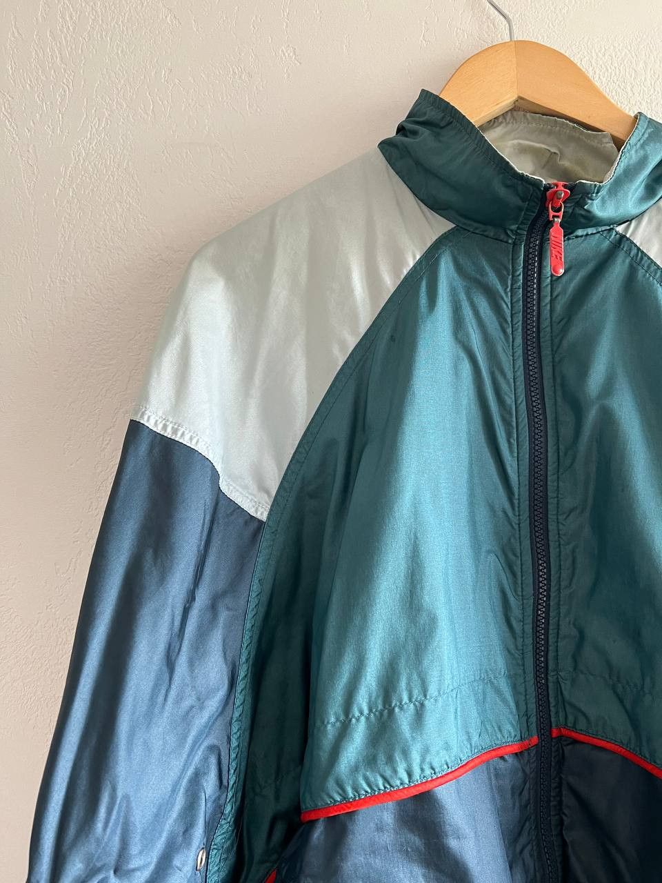 Nike Vintage Nike Just Do It Logo Light Nylon Track Jacket 90S Size US L / EU 52-54 / 3 - 8 Thumbnail