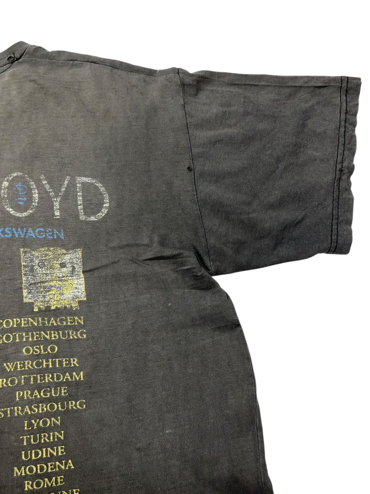 Pink Floyd Vintage 1994 Pink Floyd The Division Bell Distressed T-shirt Size US L / EU 52-54 / 3 - 18 Thumbnail