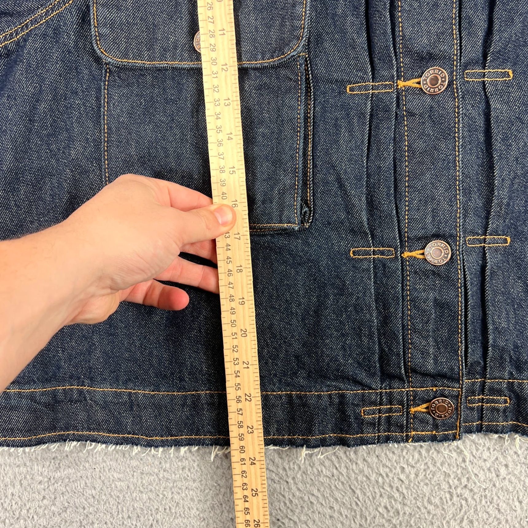 Torrid Torrid Jacket Womens 5 Plus Size Blue Jeans Dark Wash Crop Button Front Cotton Basic Jacket Size 27" / US 4 / IT 40 - 7 Thumbnail