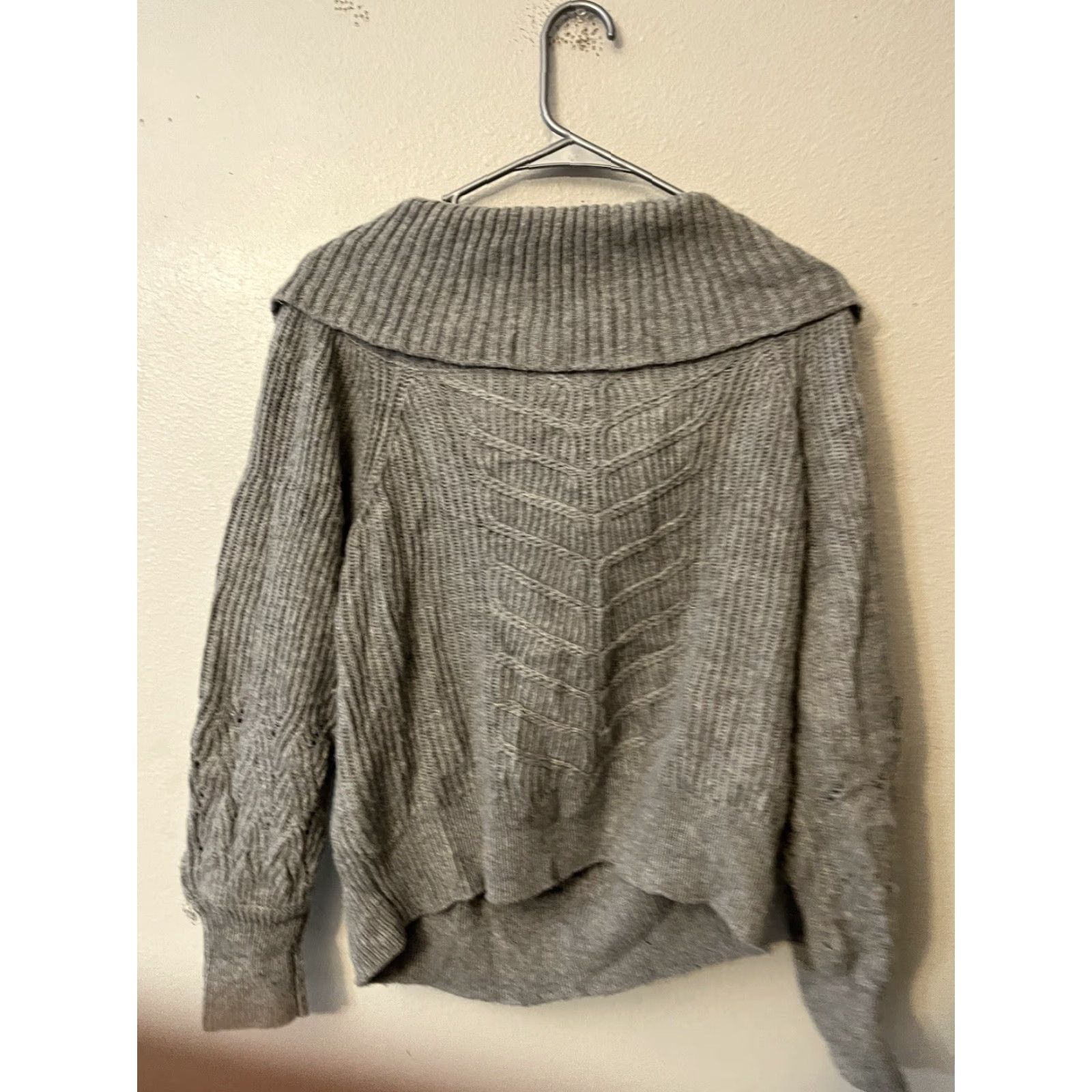 White House Black Market WHBM White House Black Market Sweater Womens Size L Gray Off-The-Shoulder Knit Pullover Long Sleeve Knit Classic Colorful Style Size L / US 10 / IT 46 - 2 Thumbnail