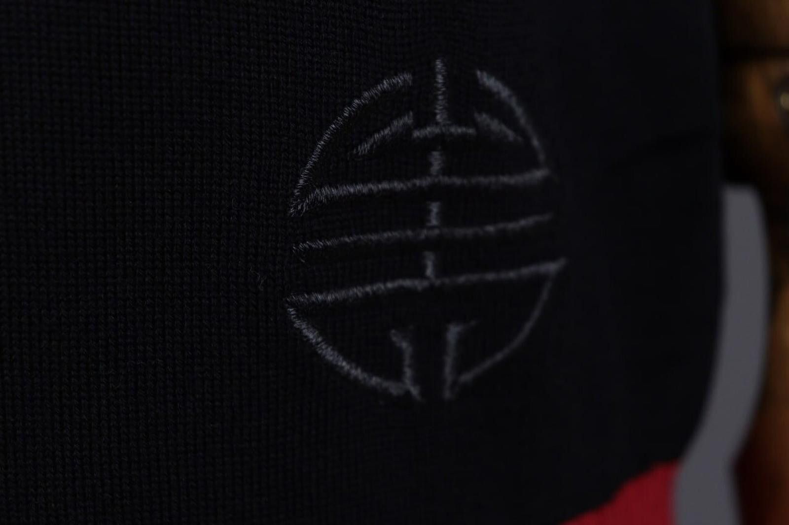 Escada Vintage Escada Black/Red Wool Knit Vest Sweater Size 40 Size M / US 6-8 / IT 42-44 - 4 Thumbnail