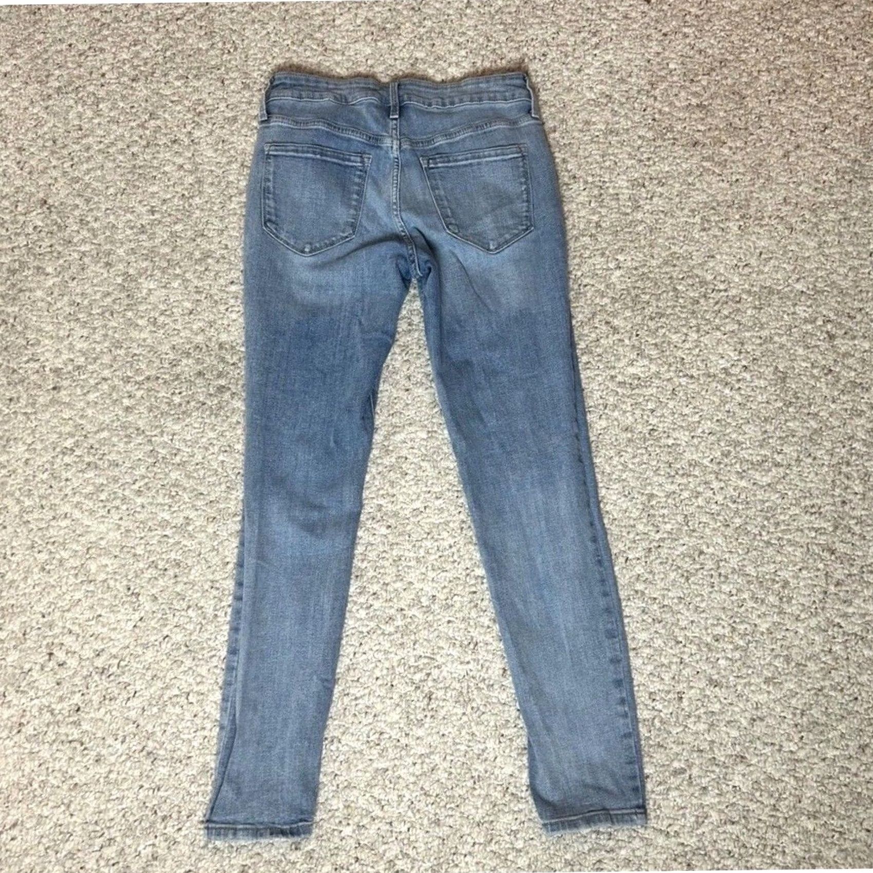Old Navy VINTAGE Old Navy RockStar Super Skinny Mid Rise Light Wash Denim Jeans 28x28 Womens 6 Blue Size 28" / US 6 / IT 42 - 5 Thumbnail