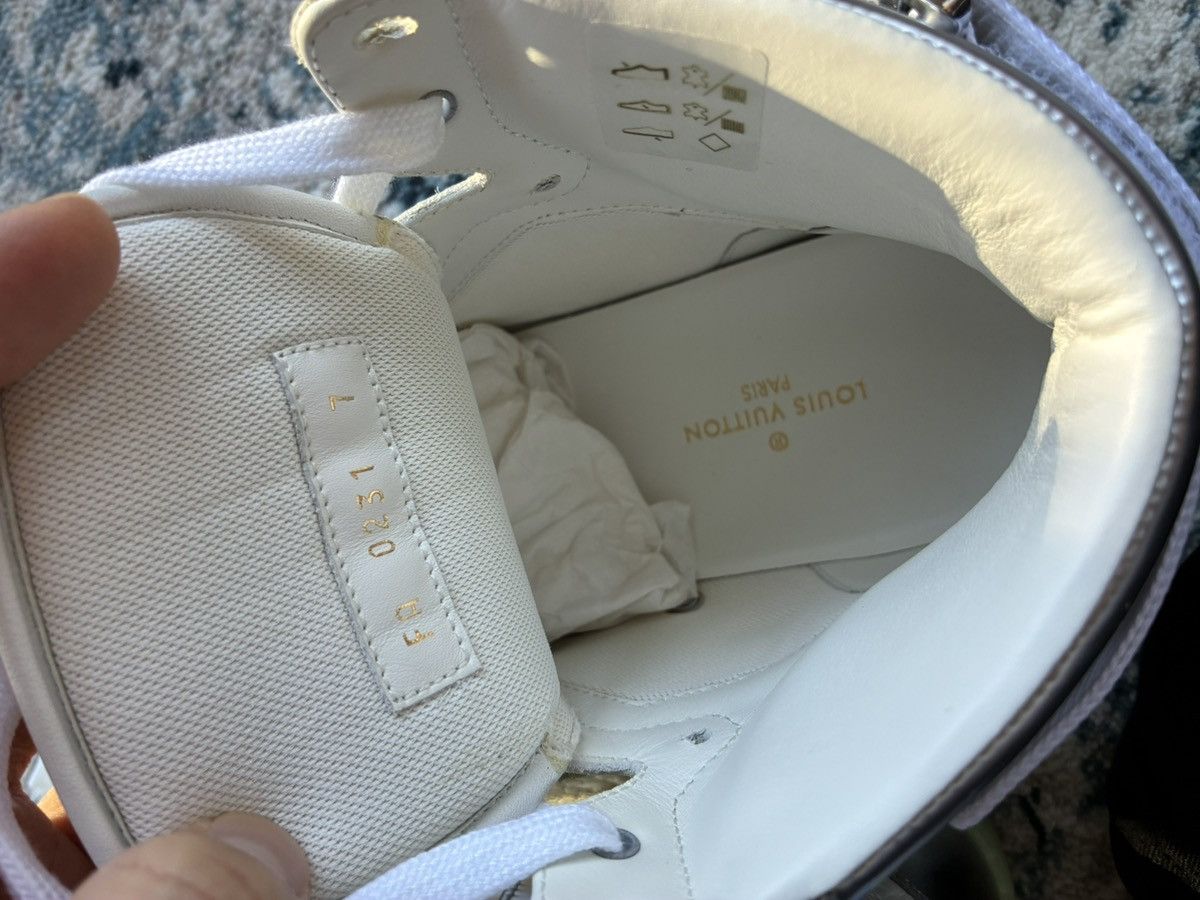 Louis Vuitton Louis Vuitton Rivoli Sneaker Monogram White Leather Size US 7 / EU 40 - 8 Thumbnail