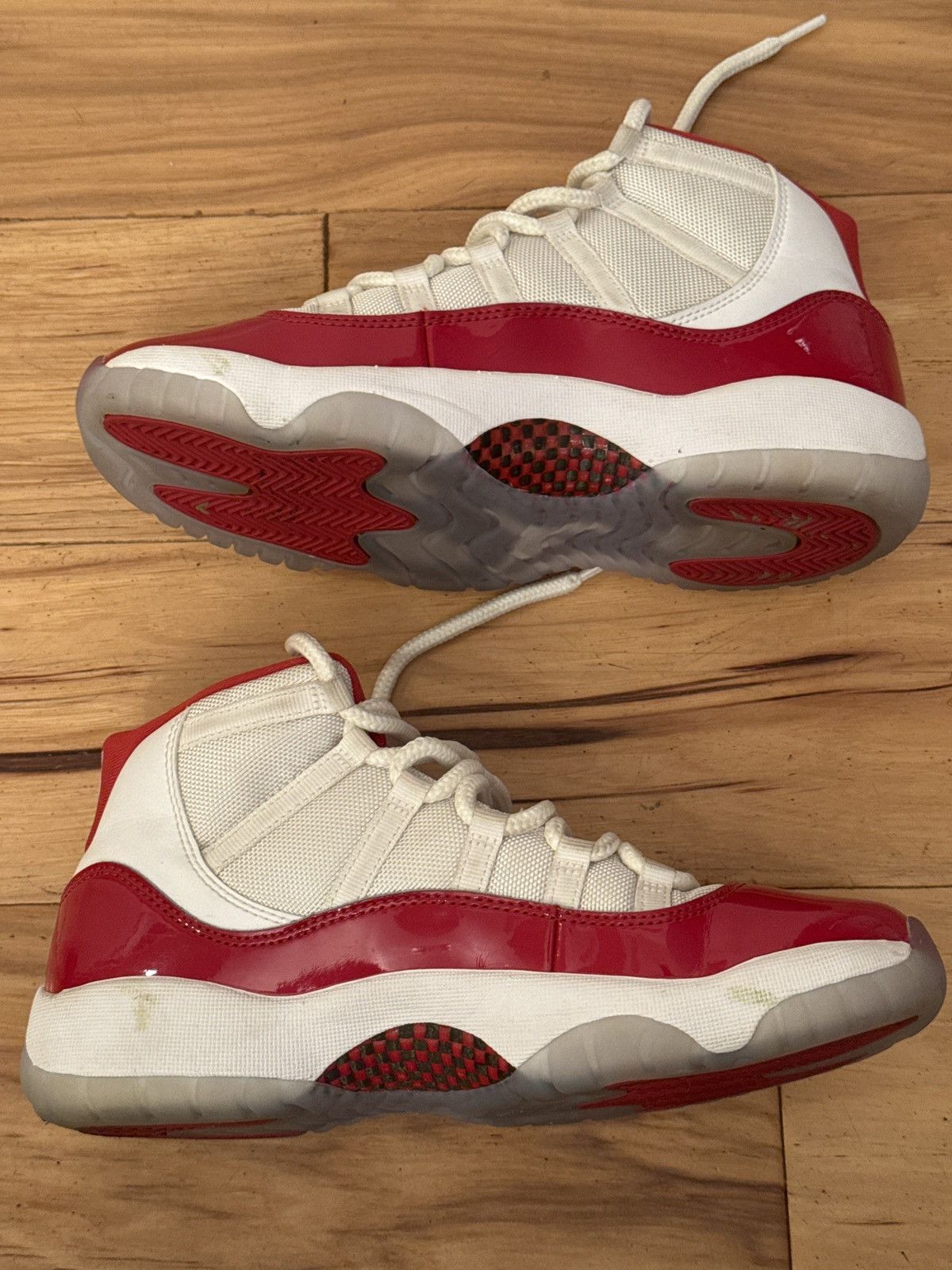 Jordan Brand Jordan 11 Retro Cherry Size US 7 / EU 40 - 3 Thumbnail