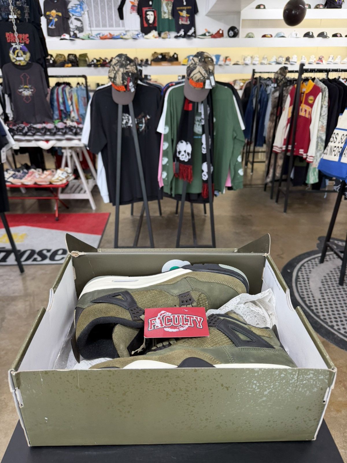 Jordan Brand Air Jordan 4 Craft Medium Olive Size 9.5 (2023) Size US 9.5 / EU 42-43 - 11 Thumbnail