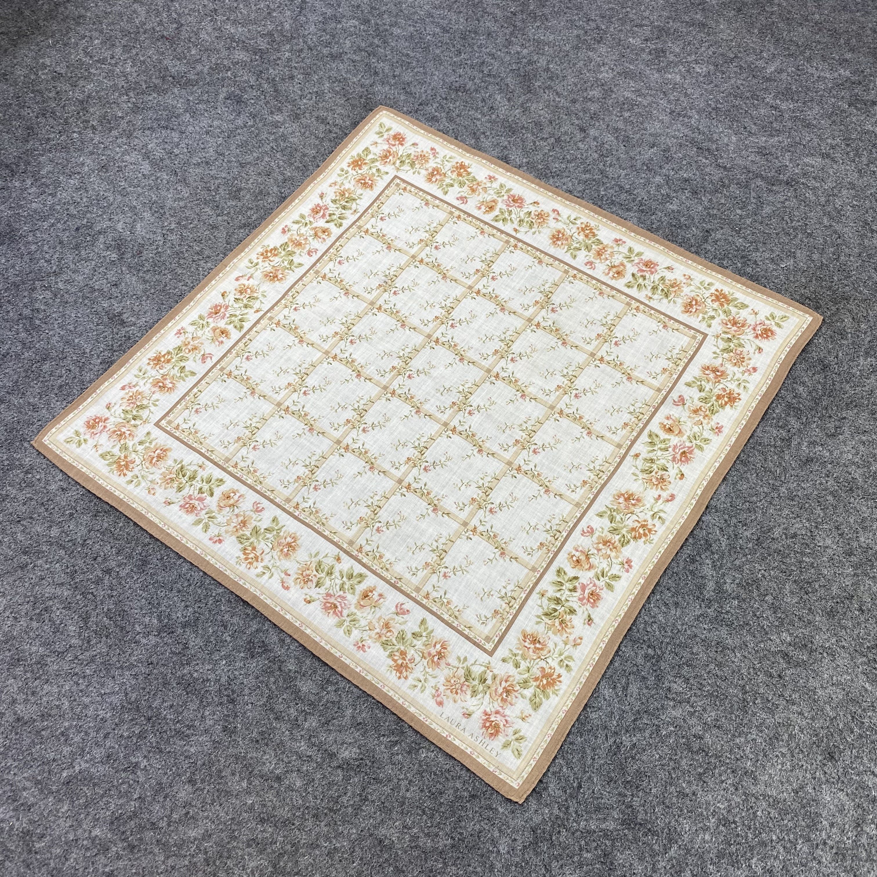 Laura Ashley Laura Ashley Handkerchief / Bandana / Neckerchief-B2179 Size ONE SIZE - 4 Thumbnail
