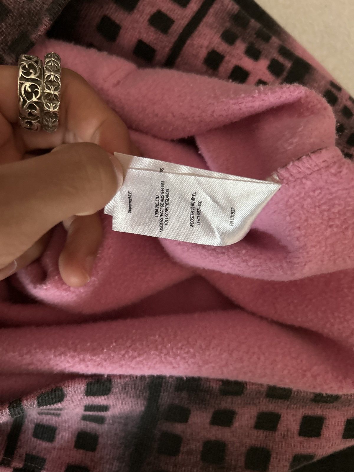 MLB × Supreme Supreme x Yankees collab in pink Size US M / EU 48-50 / 2 - 3 Thumbnail
