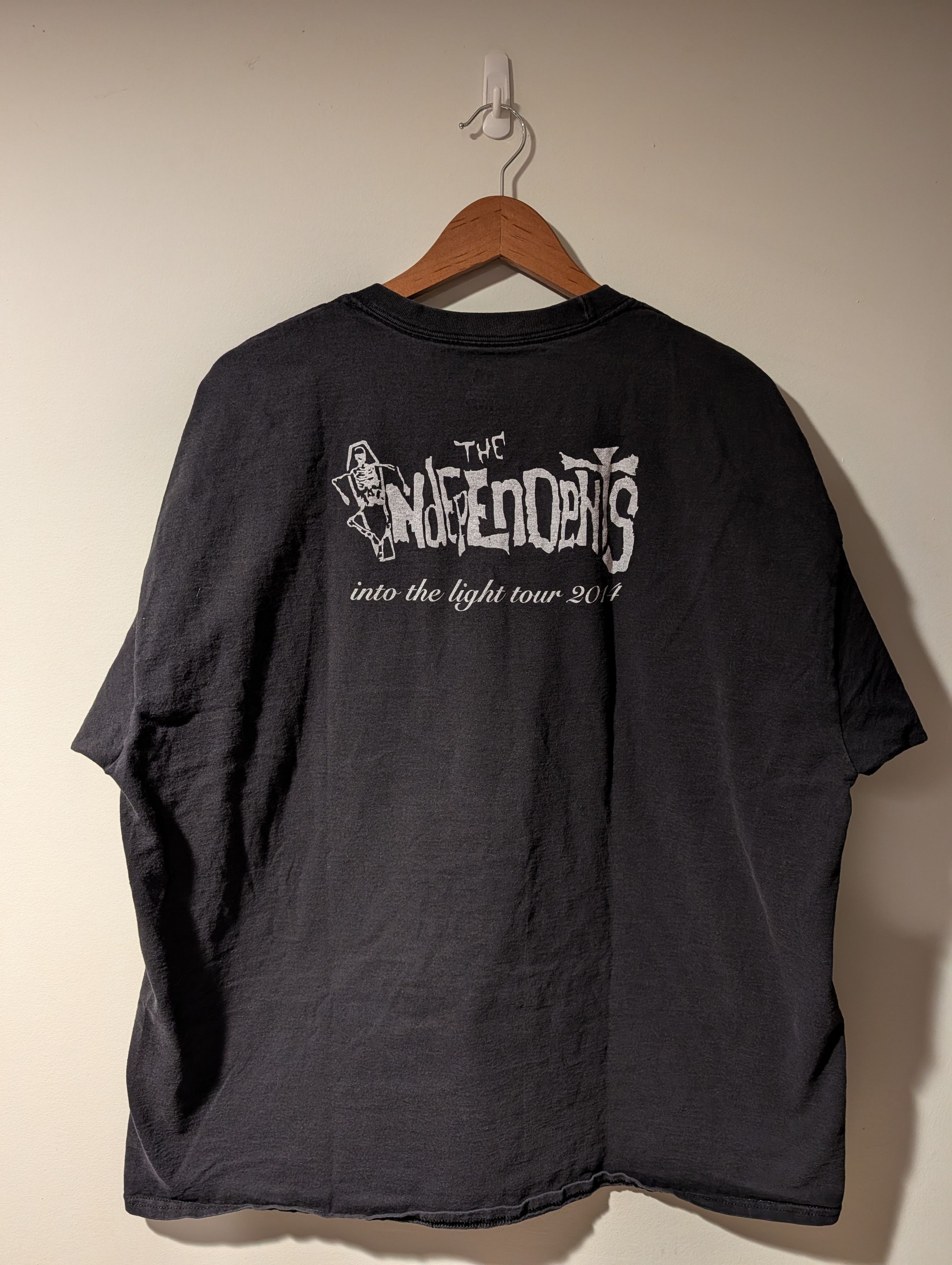 Band Tees THE INDEPENDENTS Tour T-Shirt Light 2014 Horror Punk Band Size US XXL / EU 58 / 5 - 4 Thumbnail