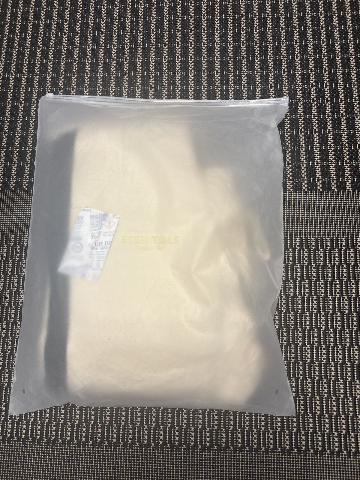 Fear of God Fear of God Essentials Side S Size US 28 / EU 44 - 2 Thumbnail