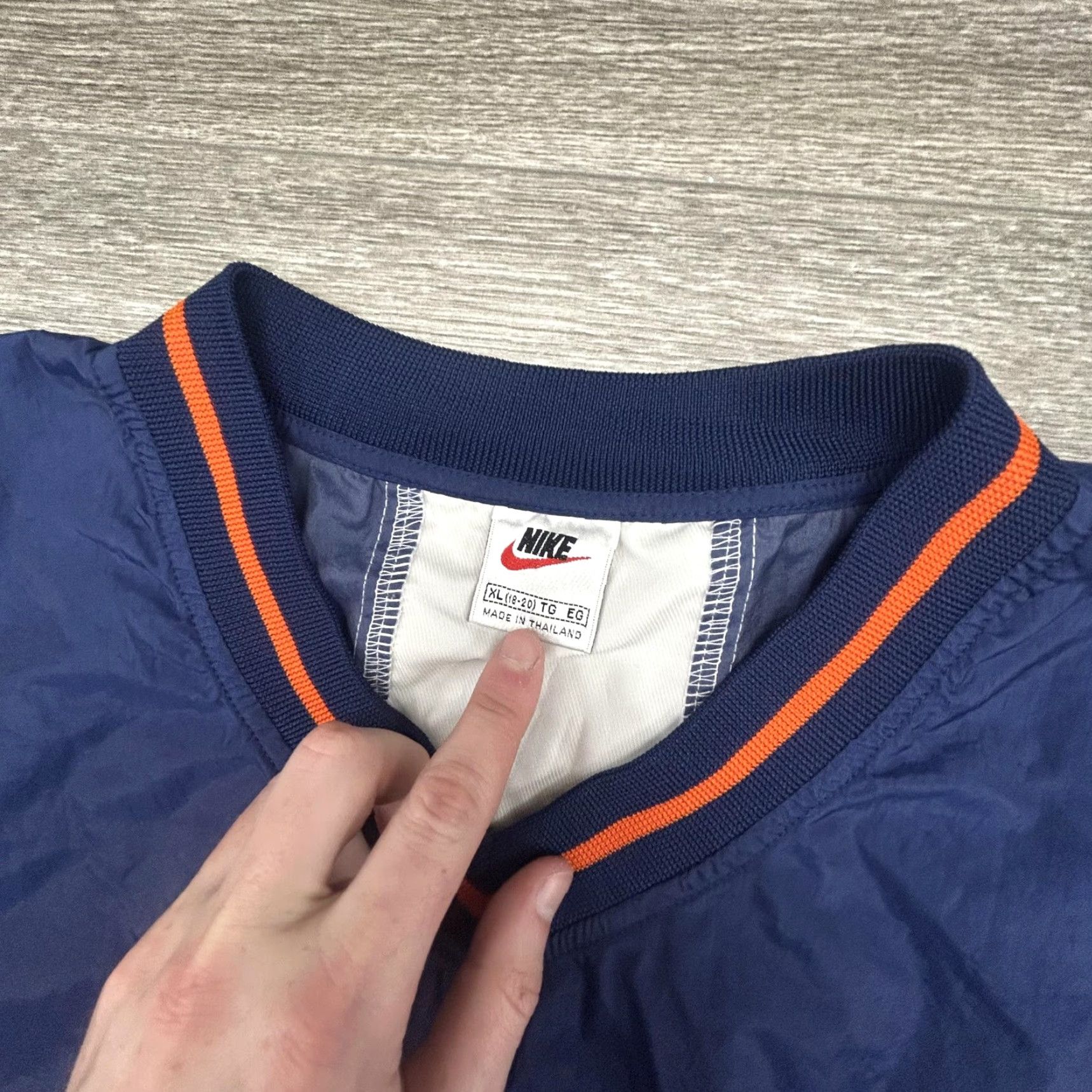 Nike VINTAGE Nike Jacket Mens XL Blue White Pullover Windbreaker Center Swoosh 90s Size US XL / EU 56 / 4 - 4 Thumbnail