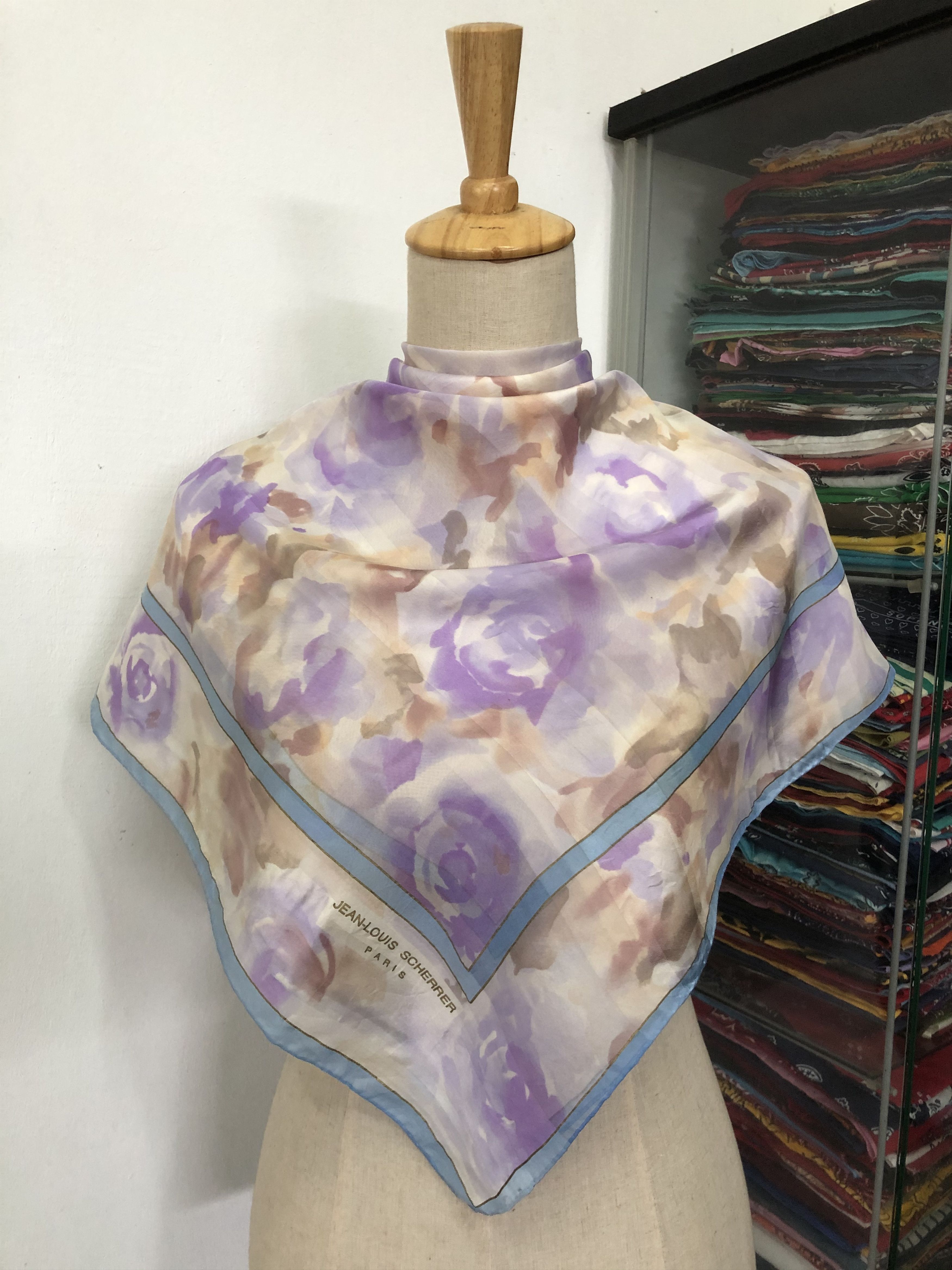 Jean-Louis Scherrer × Vintage Vintage Jean Louis Scherrer Silk Scarf Size ONE SIZE - 1 Thumbnail