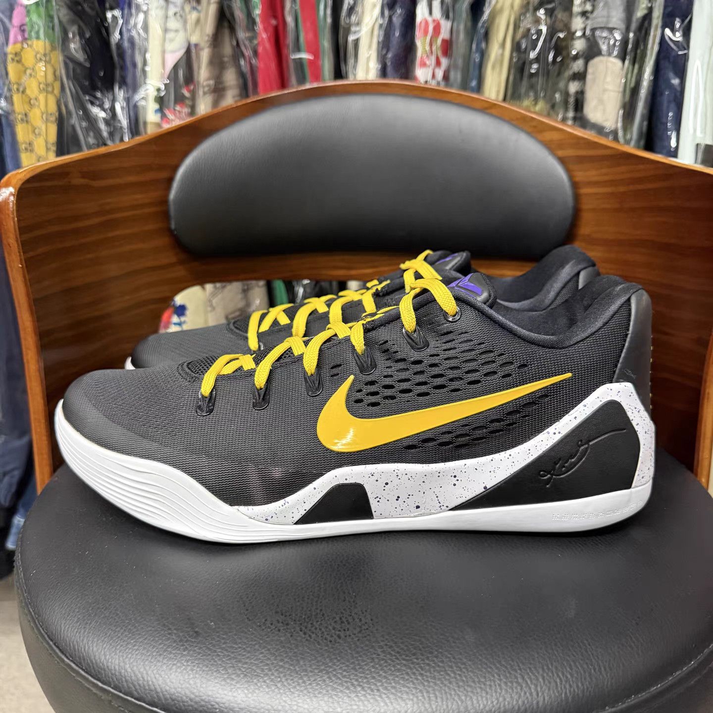 Nike Nike Kobe 9 Black Gold Basketball Shoes K15 Size US 14 / EU 47 - 6 Thumbnail