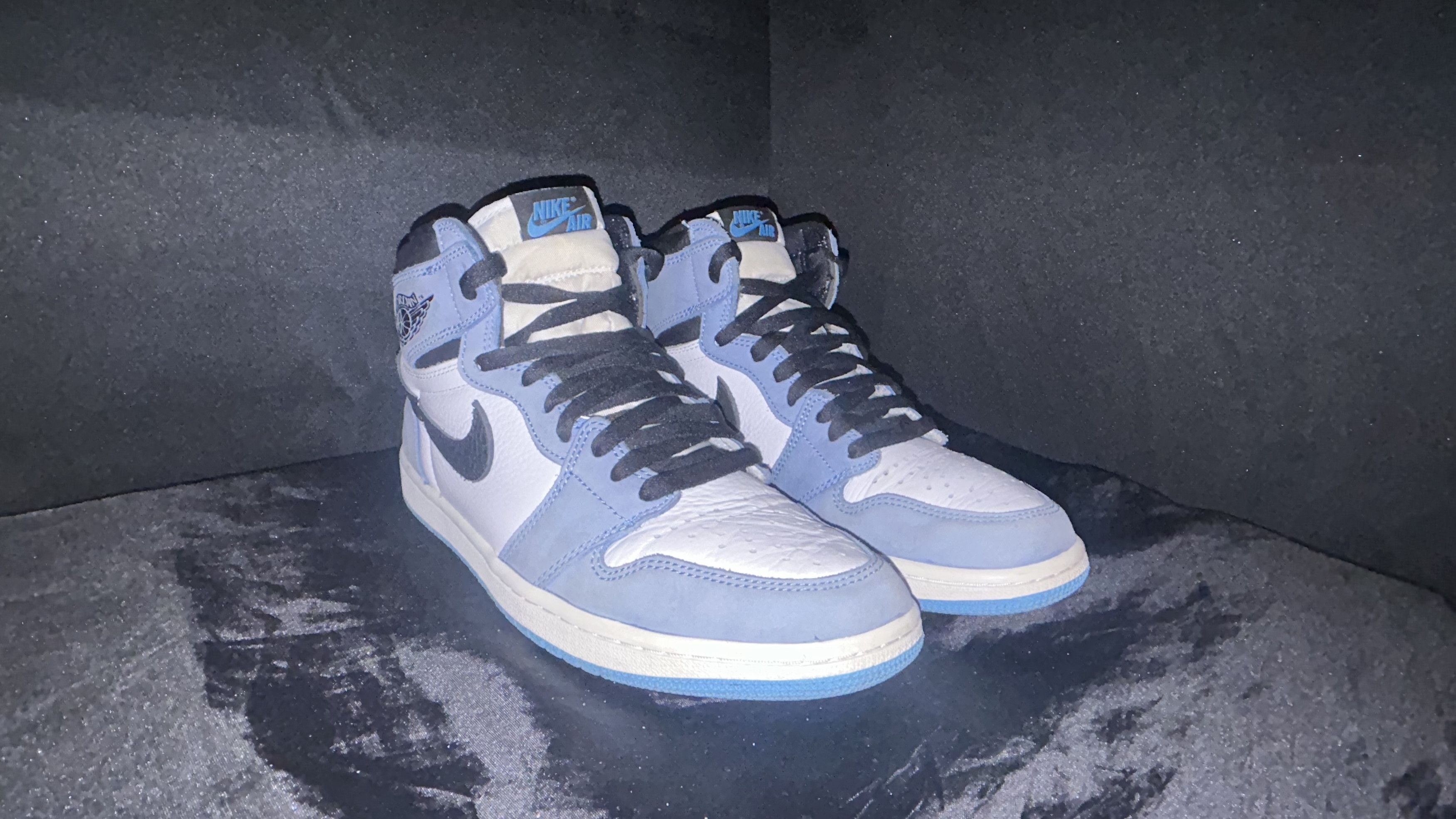 Nike Air Jordan 1 Retro High OG “University Blue” Men’s Size 9.5 Size US 9.5 / EU 42-43 - 1 Thumbnail