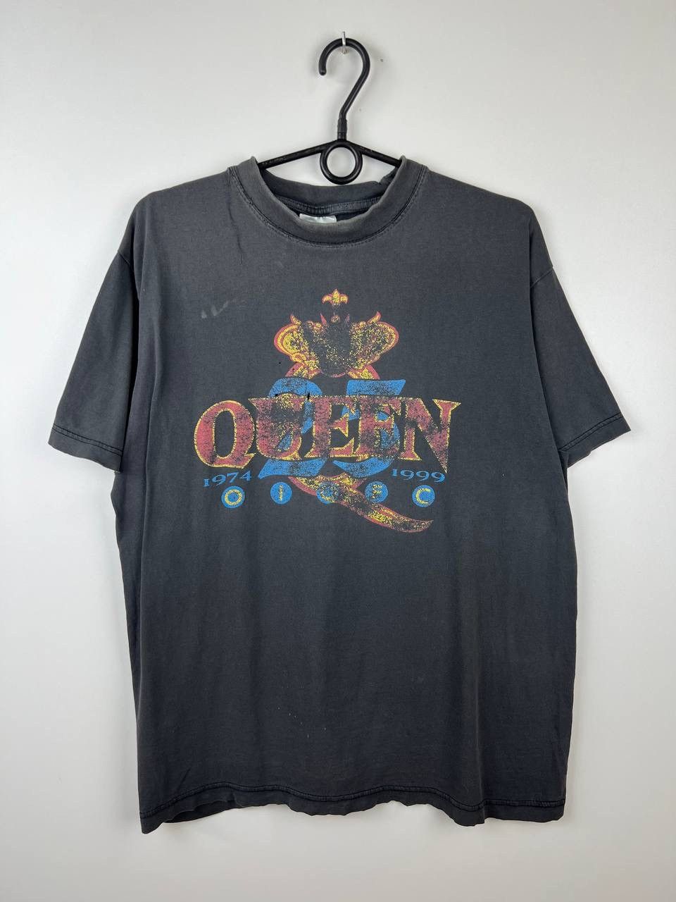 Band Tees Queen 1974-1999 vintage band t-shirts size L Size US L / EU 52-54 / 3 - 1 Thumbnail