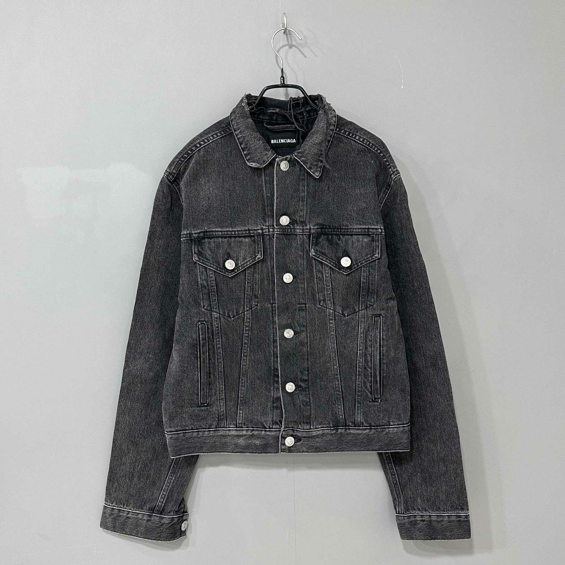 Balenciaga Balenciaga Retro Denim Jacket M Women Size M / US 6-8 / IT 42-44 - 1 Thumbnail