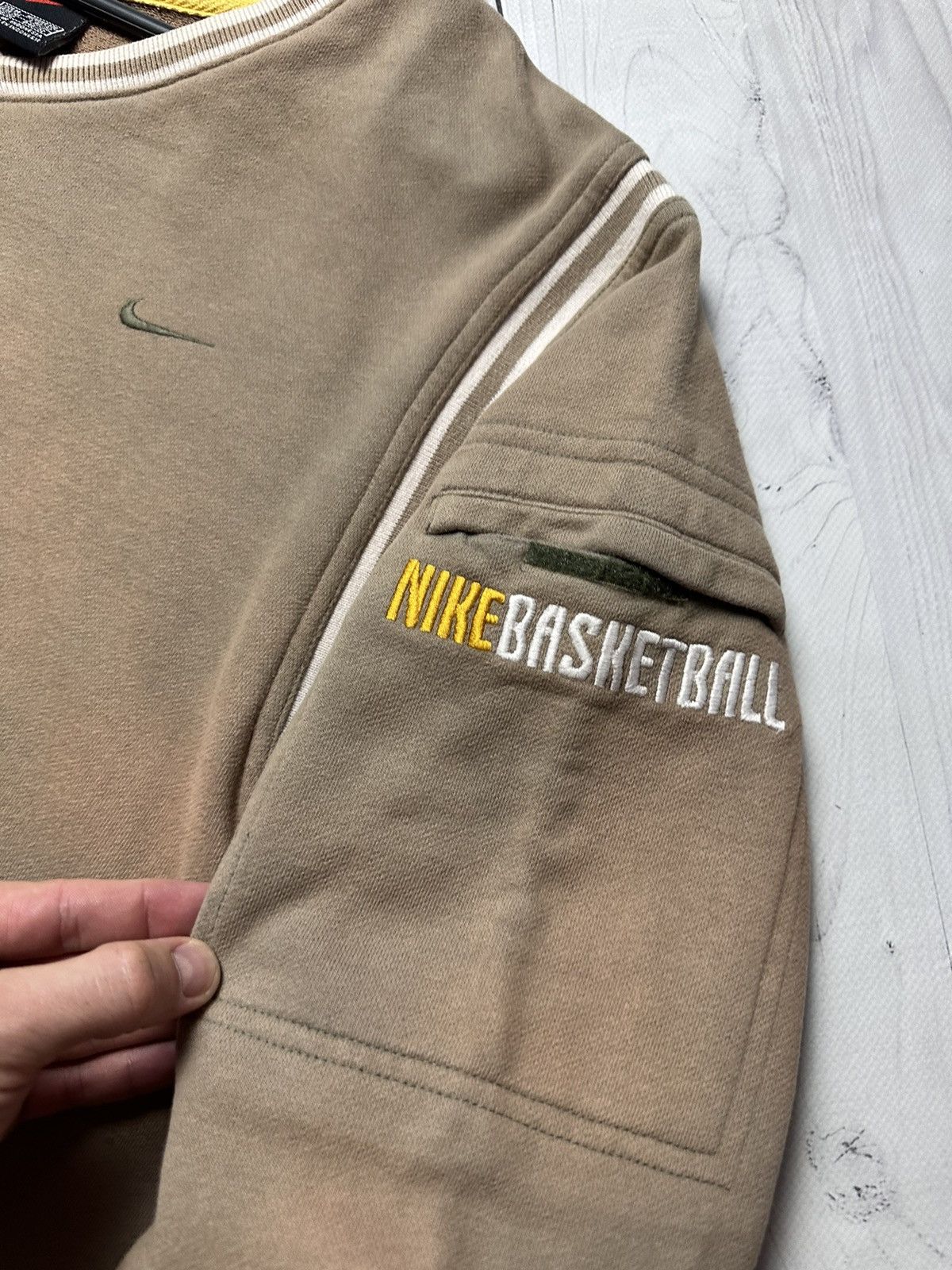 Nike × Vintage Vintage Nike sweatshirt basketball brown distressed L Size US L / EU 52-54 / 3 - 2 Thumbnail