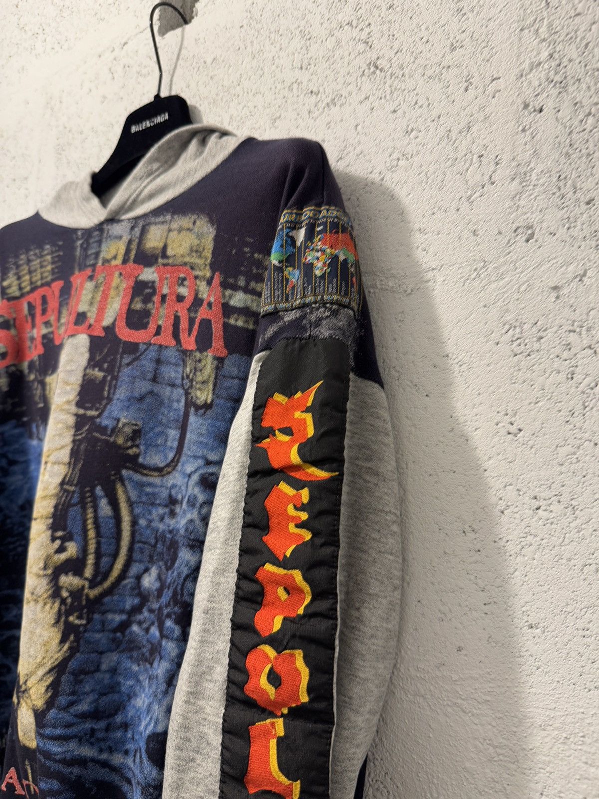 Band Tees *RARE* GRAIL 90s VTG SEPULTURA CHAOS A.D HOODIE Size US L / EU 52-54 / 3 - 6 Thumbnail