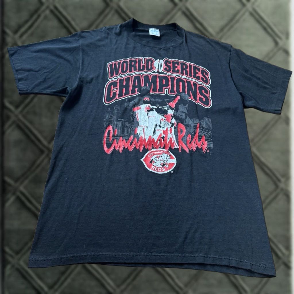 Logo 7 VINTAGE Cincinnati Reds 1990 World Series Champions T Shirt Logo 7 Size L Red Mens Short Sleeve Crew Neck Size US L / EU 52-54 / 3 - 1 Thumbnail