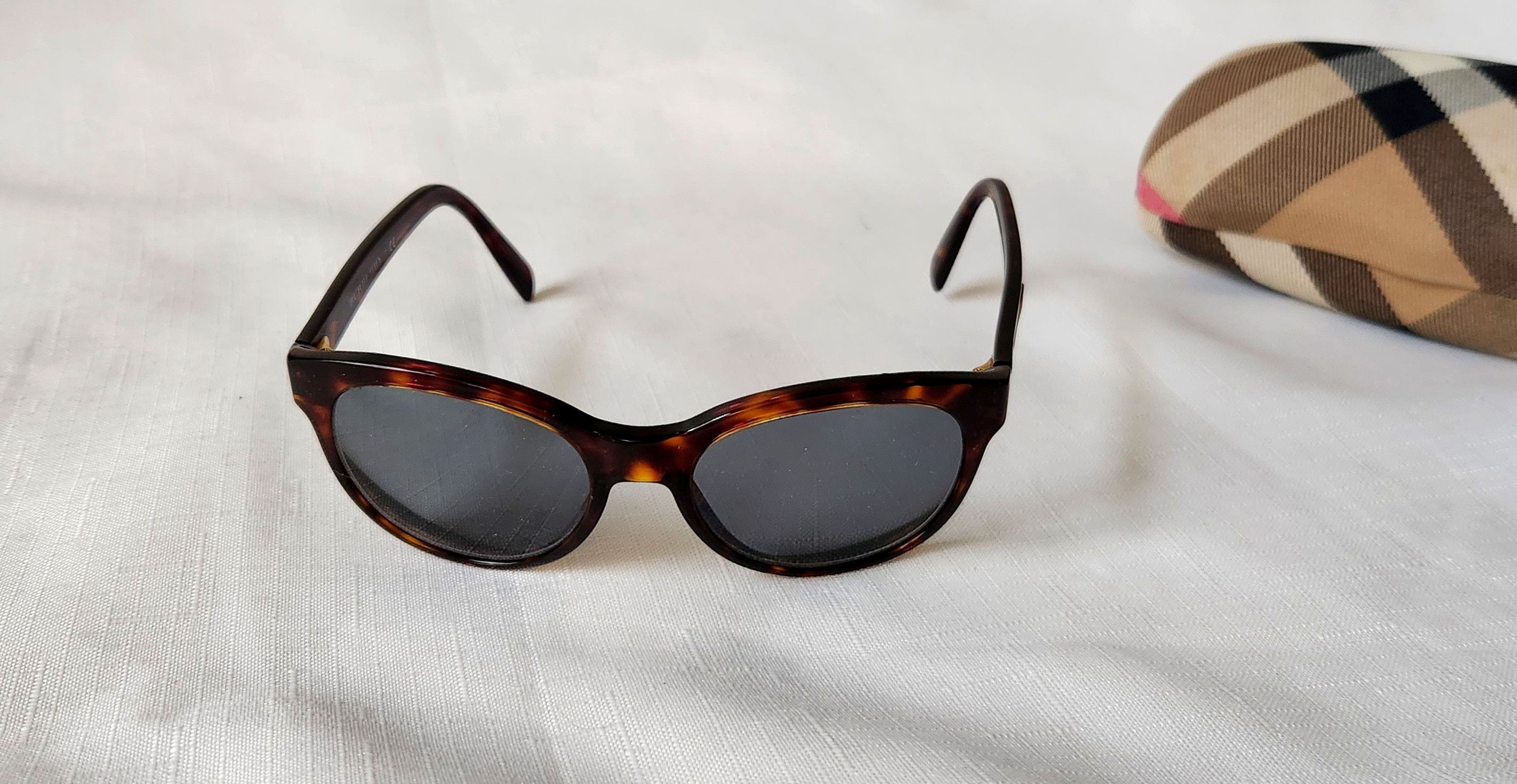 Burberry Burberry B4132 Sunglasses *Frames Only* 3349/73 53-18 140 3n Size ONE SIZE - 4 Thumbnail