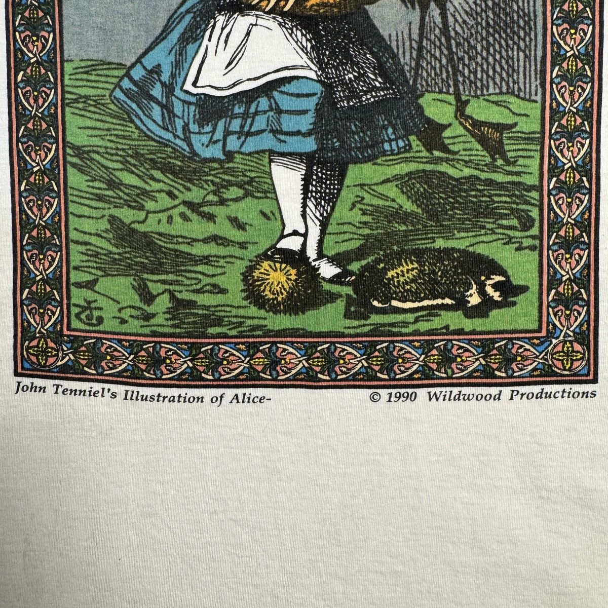 Arts & Science Vintage 90s Alice in Wonderland Wildwood Productions Art tee Size US L / EU 52-54 / 3 - 4 Thumbnail