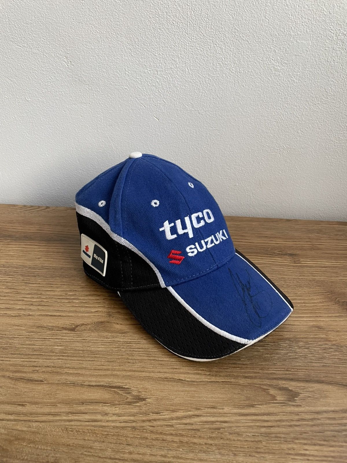 Formula 1 RARE Suzuki Tyco Signed Autograph F1 Formula One Hat Cap Size ONE SIZE - 1 Thumbnail