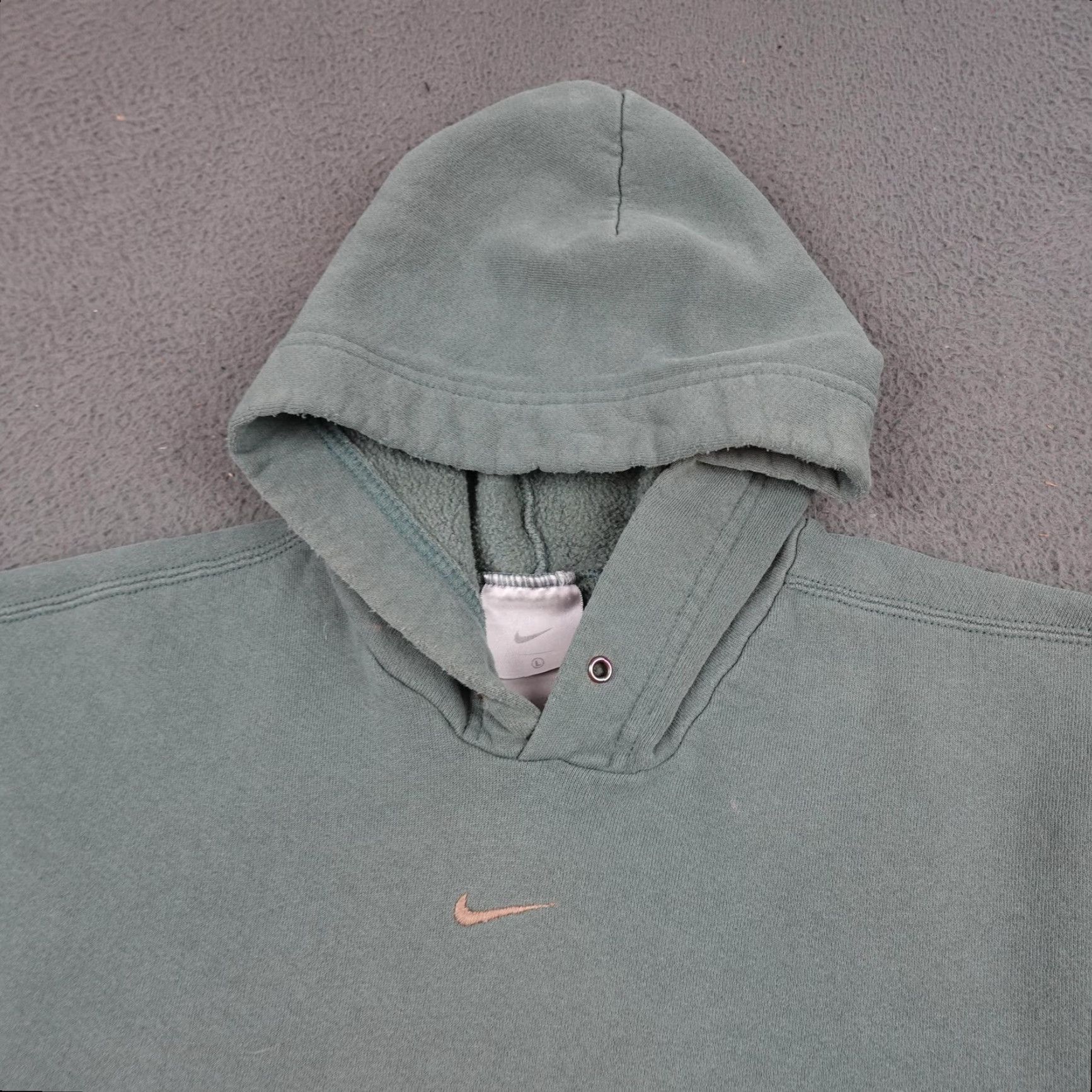 Nike VINTAGE Nike Hoodie Mens Large Green Pullover Swoosh Embroidered Sweatshirt with Kangaroo Pocket Size US L / EU 52-54 / 3 - 2 Thumbnail