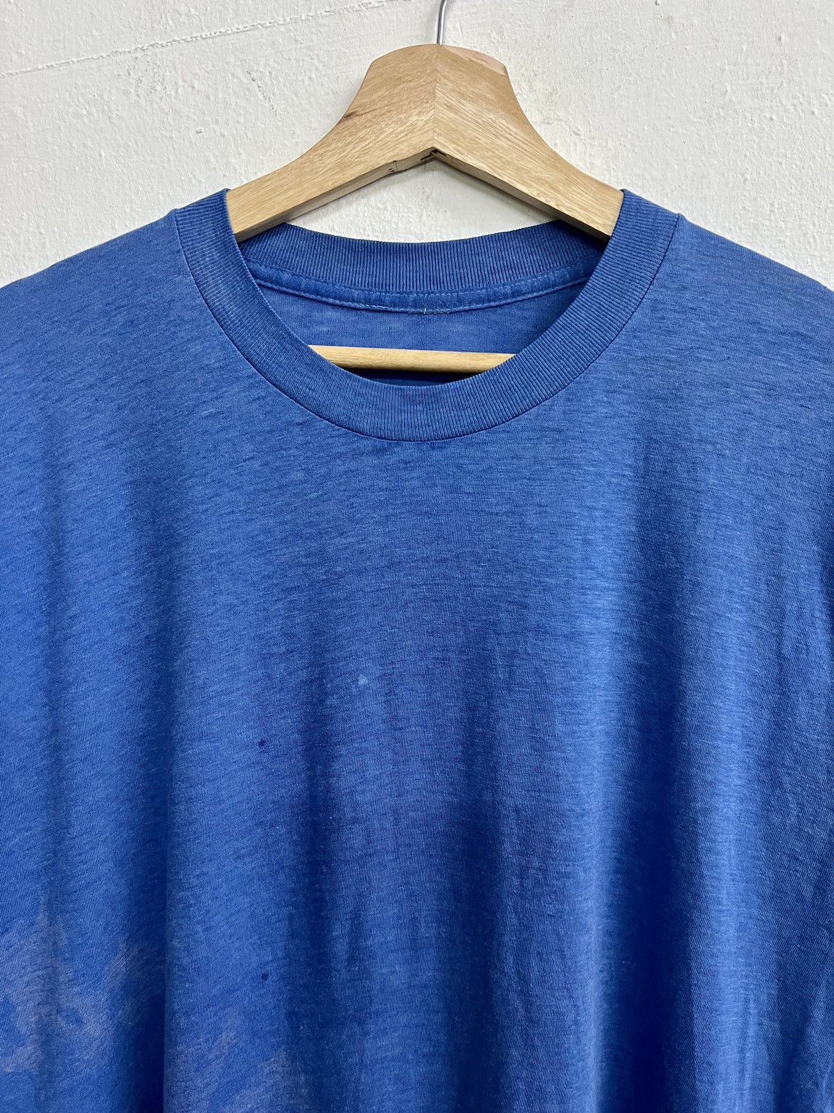 Band Tees × Vintage VINTAGE 80s THRASHED VIRGIN TEE Size US L / EU 52-54 / 3 - 5 Thumbnail