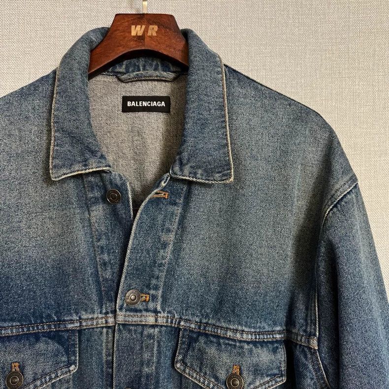 Balenciaga Balenciaga Red graffiti logo denim jacket Size US M / EU 48-50 / 2 - 3 Thumbnail