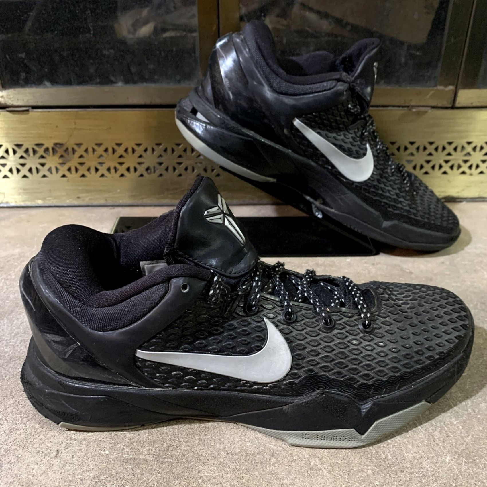 Nike NIKE Zoom Kobe VII System TB Black/Metallic Silver-White Size 7.0 Mens Sneaker Size US 7 / EU 40 - 3 Thumbnail