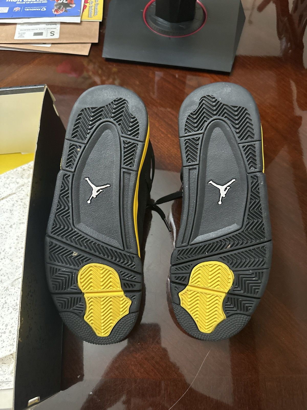 Jordan Brand Jordan 4 yellow thunder Size US 8 / EU 41 - 9 Thumbnail