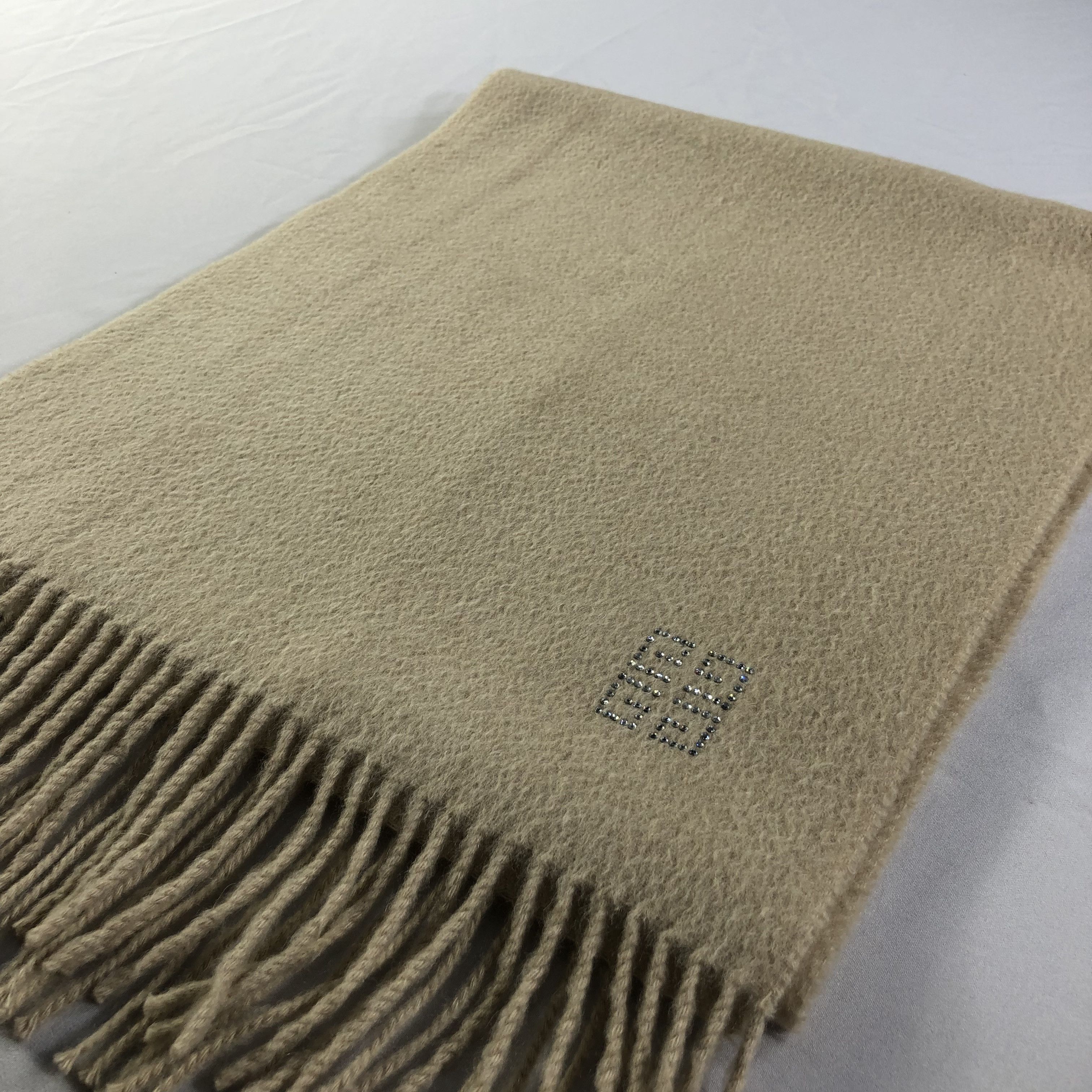 Givenchy Givenchy Plain Cashmere Scarf Muffler V1415 Size ONE SIZE - 3 Thumbnail