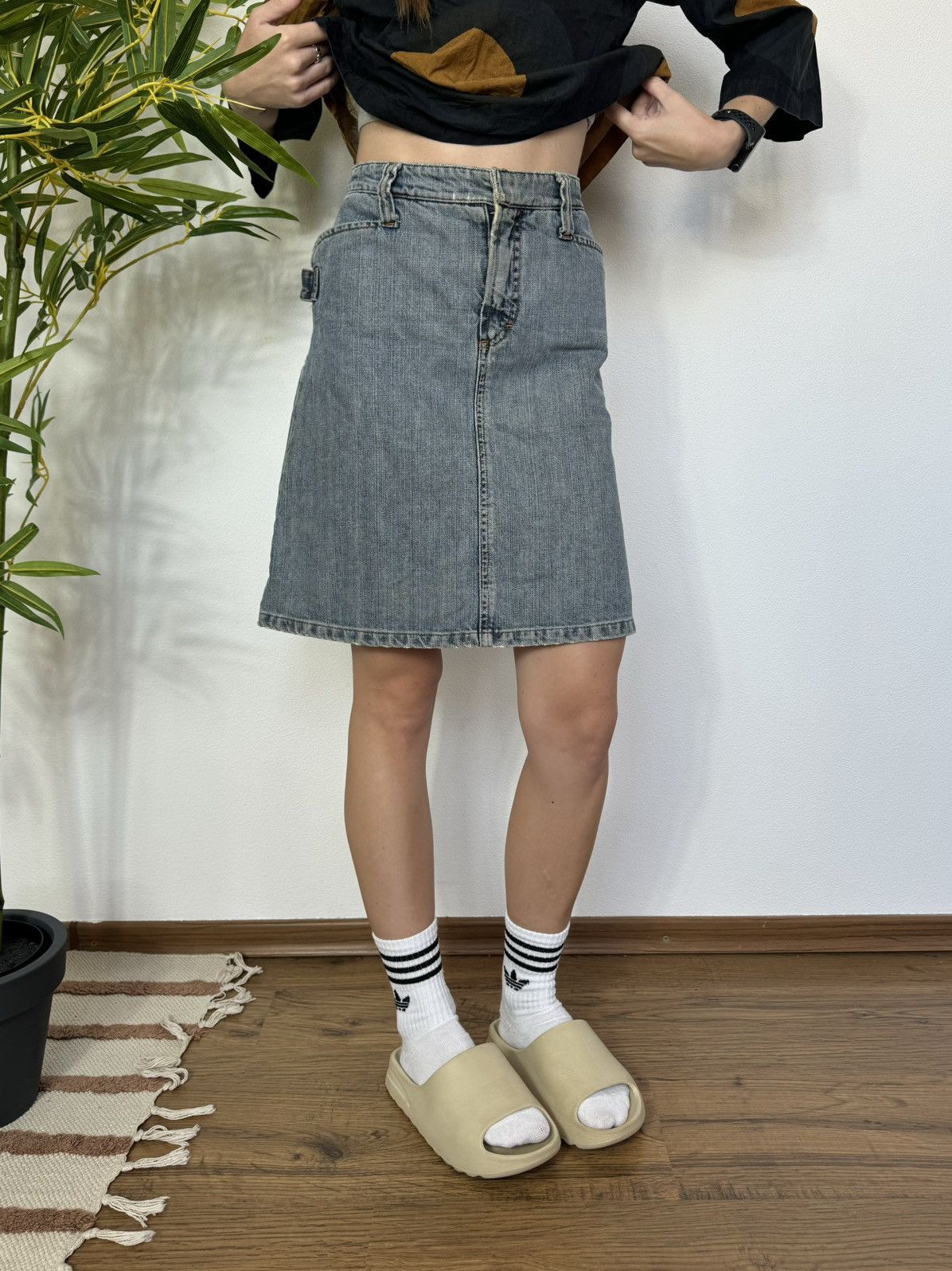 Dolce & Gabbana VINTAGE DOLCE&GABBANA WASHED DENIM MIDI SKIRT Size 26" / US 2 / IT 38 - 8 Thumbnail