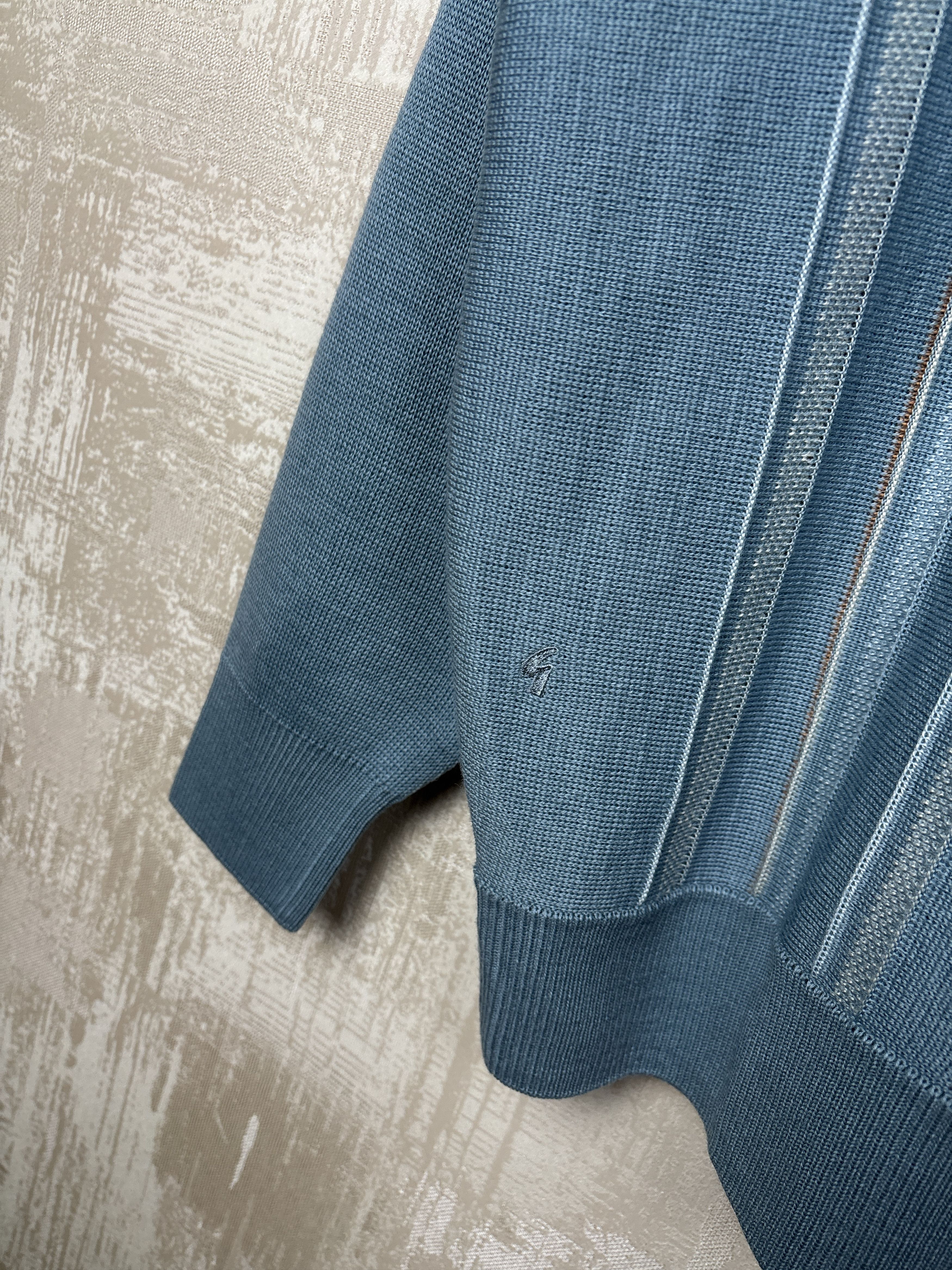 Gabicci Gabicci V-neck Sweater Wool Acrylic Chambray Color Size US XL / EU 56 / 4 - 8 Thumbnail