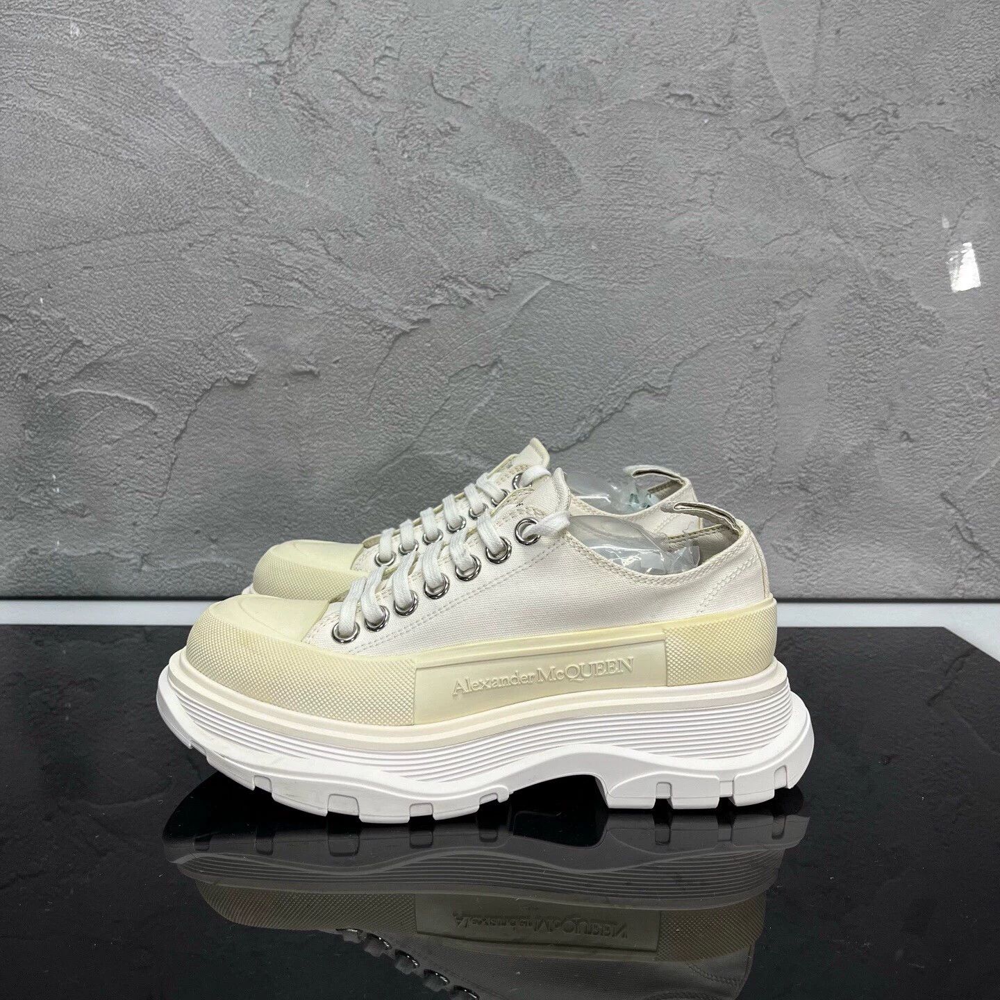 Alexander McQueen Alexander McQueen Canvas Plat Combat Boot 35 98N Size US 4 / IT 34 - 3 Thumbnail