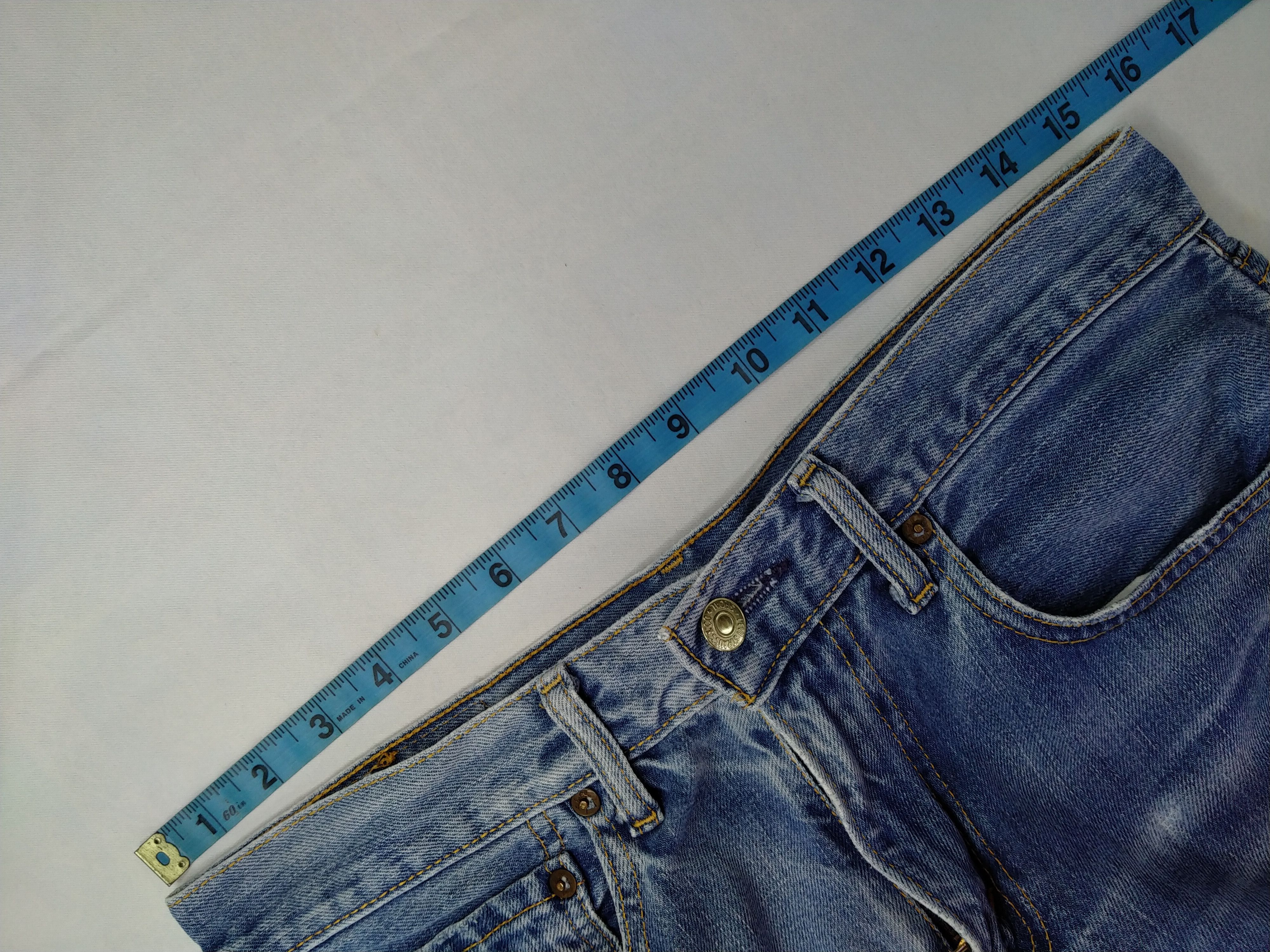 Levi's Blue Wash Vintage Levi's 505 Jeans 31x28.5 Denim JN963 Size US 31 - 5 Thumbnail
