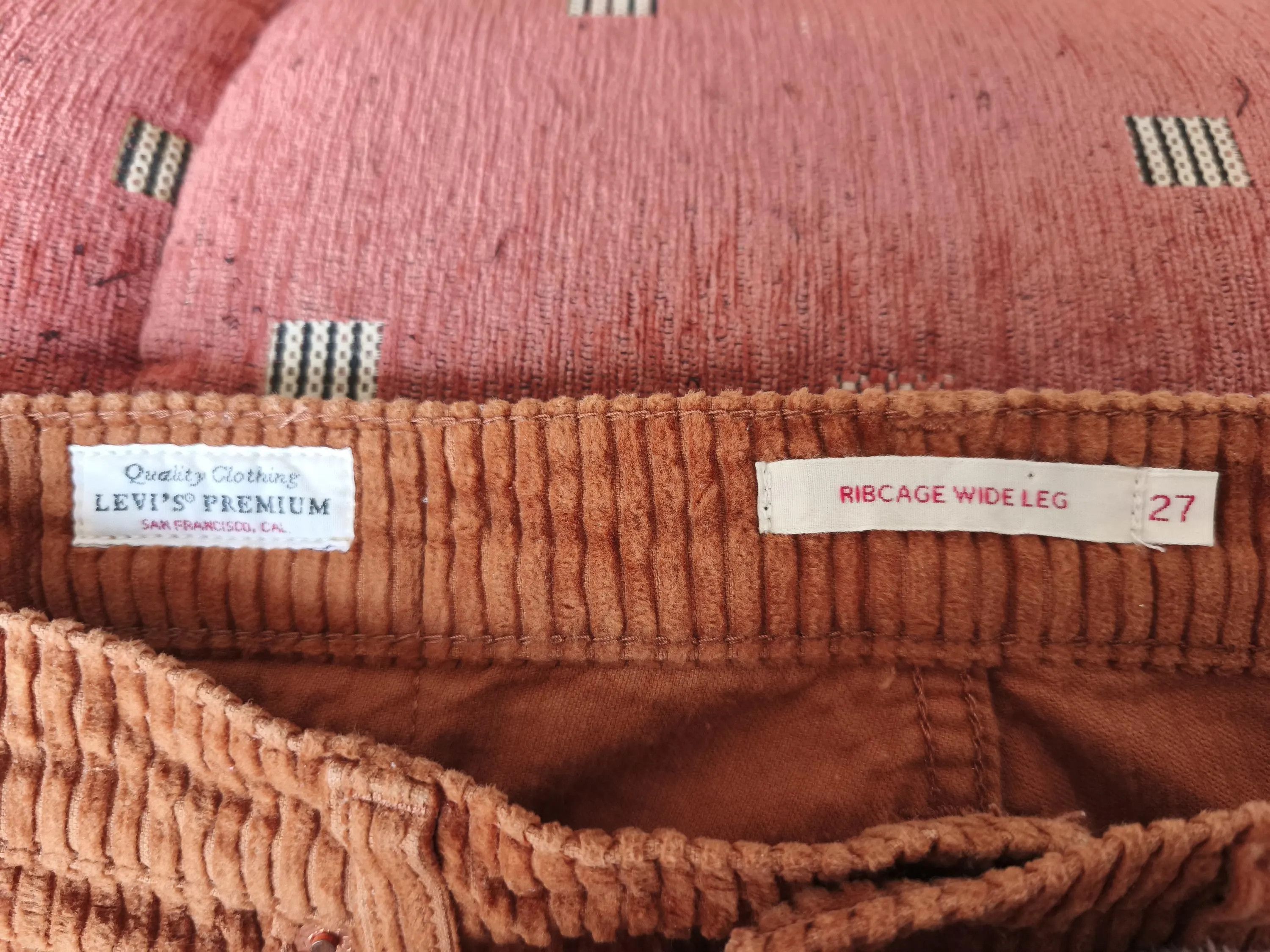 Levi's Vintage Levi Strauss Corduroy Jeans Wide Flare Leg Pants Size 26" / US 2 / IT 38 - 8 Thumbnail