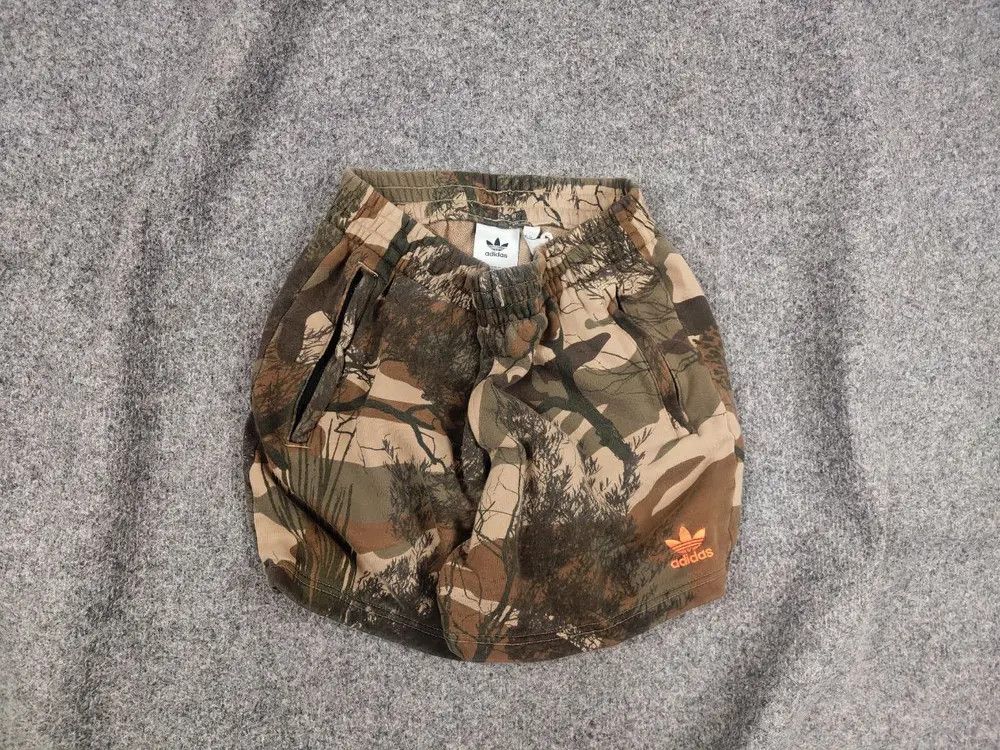 Adidas Adidas Original Realtree Camo casual Short Vintage Y2K Style Size US 32 / EU 48 - 1 Thumbnail