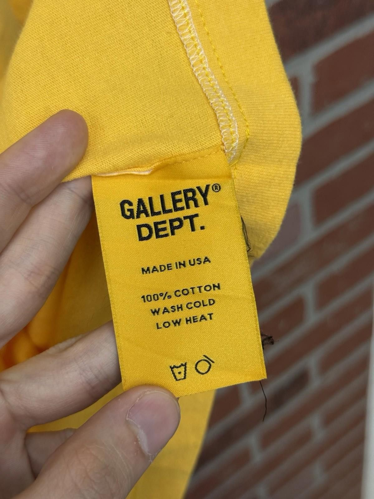 Gallery Dept. GALLERY DEPT Tee Yellow Shirt Size XXL Pre Owned Size US XXL / EU 58 / 5 - 11 Thumbnail