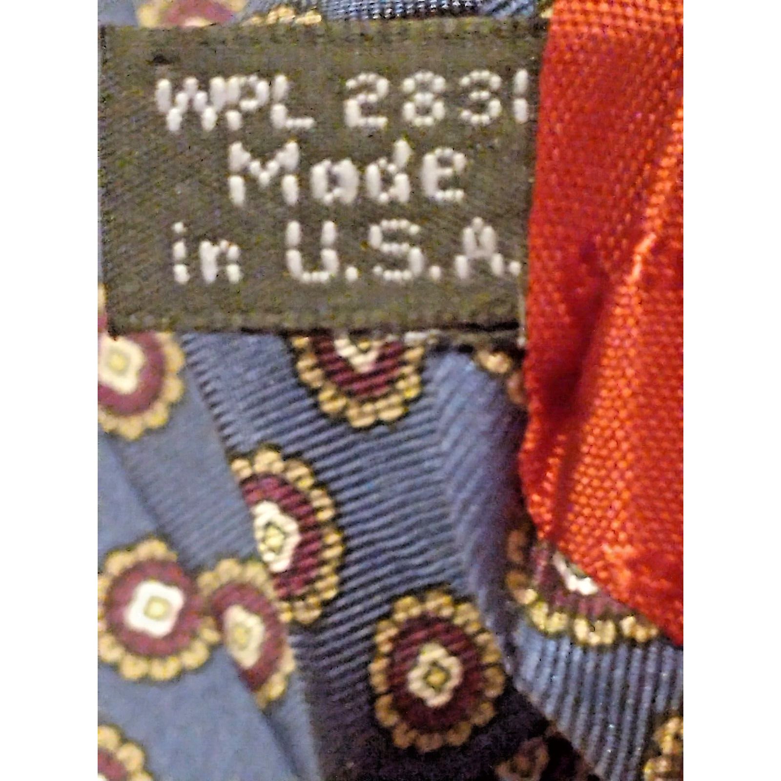 The Unbranded Brand Don Loper Beverly Hills 100% Silk Navy Ditsy Floral NeckTie Size ONE SIZE - 7 Thumbnail