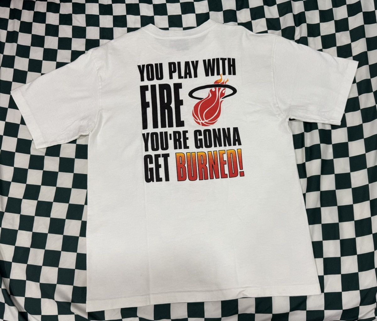 Vintage Vintage 1997 Miami Heat vs Chicago Bulls ECF promo shirt Size US L / EU 52-54 / 3 - 1 Thumbnail