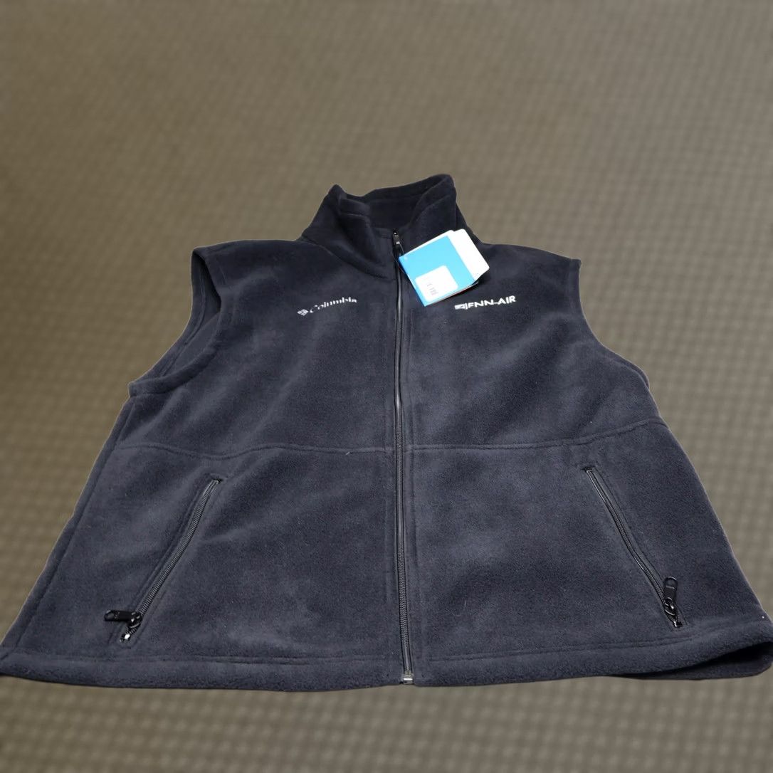 Vintage Columbia Vest Mens Large Black Cathedral Peak Fleece Zip Full Zip Logo Pockets Jacket Style Casual Workwear Travel NEW Size US L / EU 52-54 / 3 - 1 Thumbnail