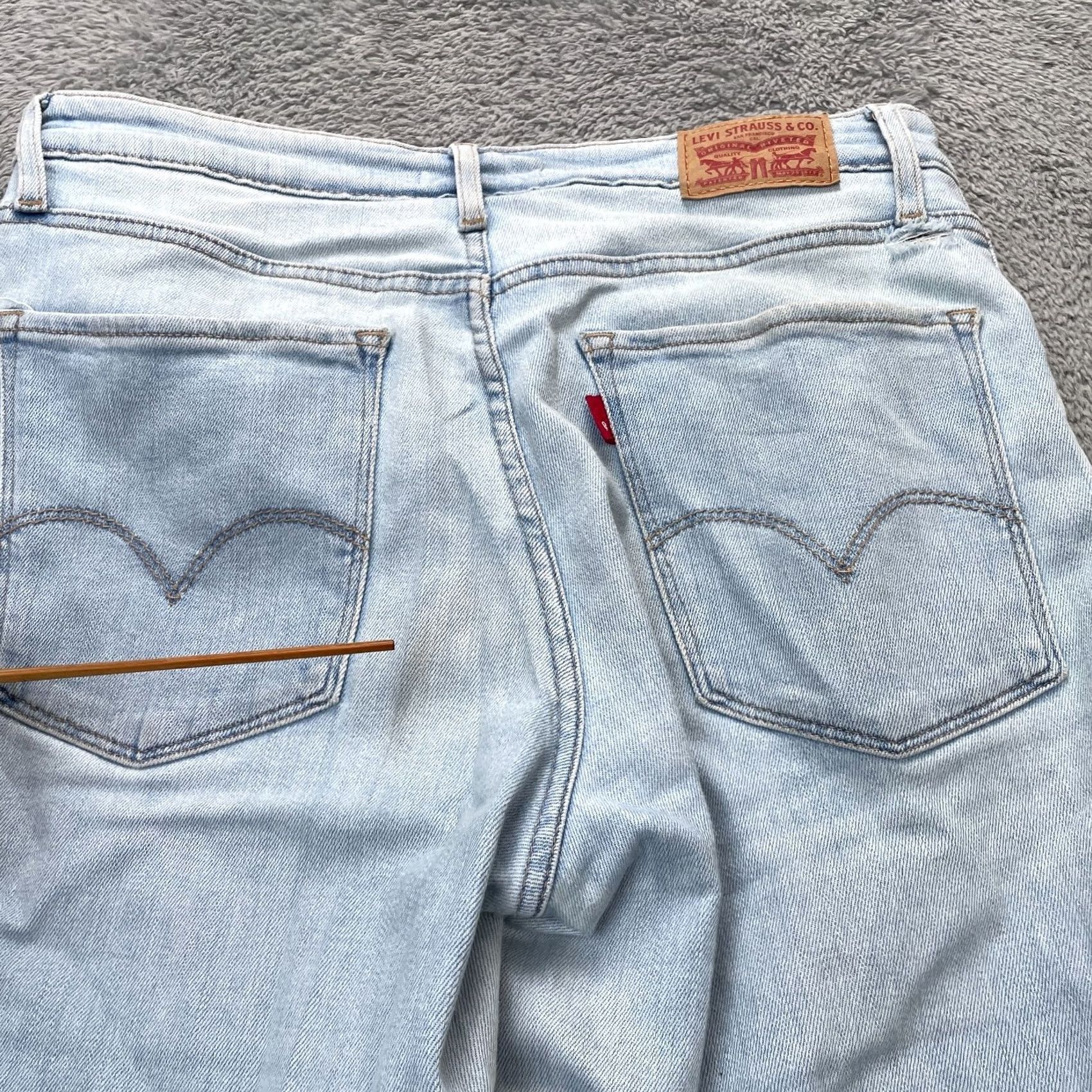 Levi's Levi's 721 Jeans Womens 29 Blue High Rise Skinny Denim Cotton Polyester Spandex Button Zip 5-Pocket 30 Inseam Light Wash - Regular Mens Womens Girls Size 29" - 7 Thumbnail