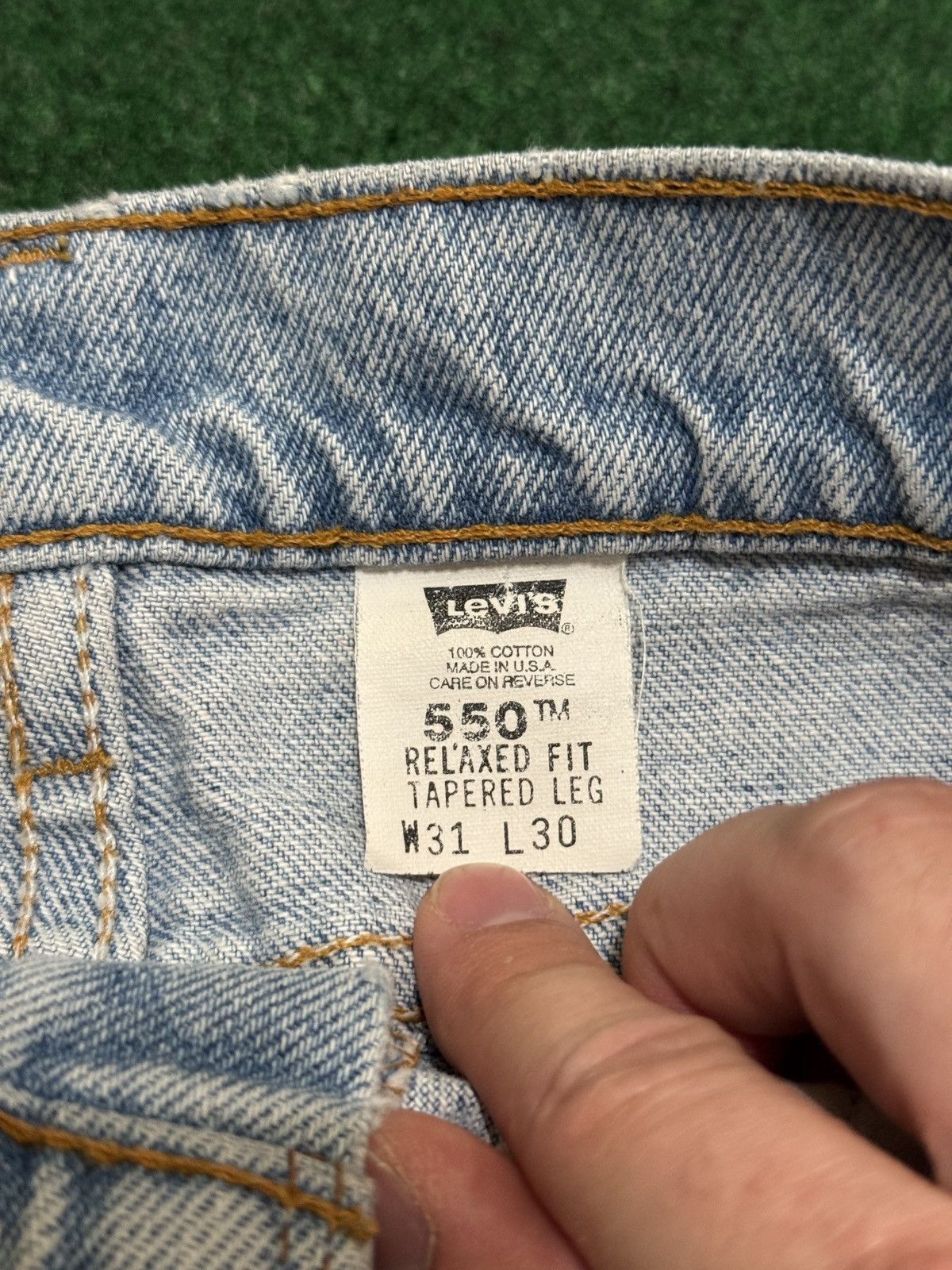 Levi's Vintage Clothing 90s Levi’s 550 Relaxed Distressed Light Wash 31x30 Jeans Size US 31 - 4 Thumbnail