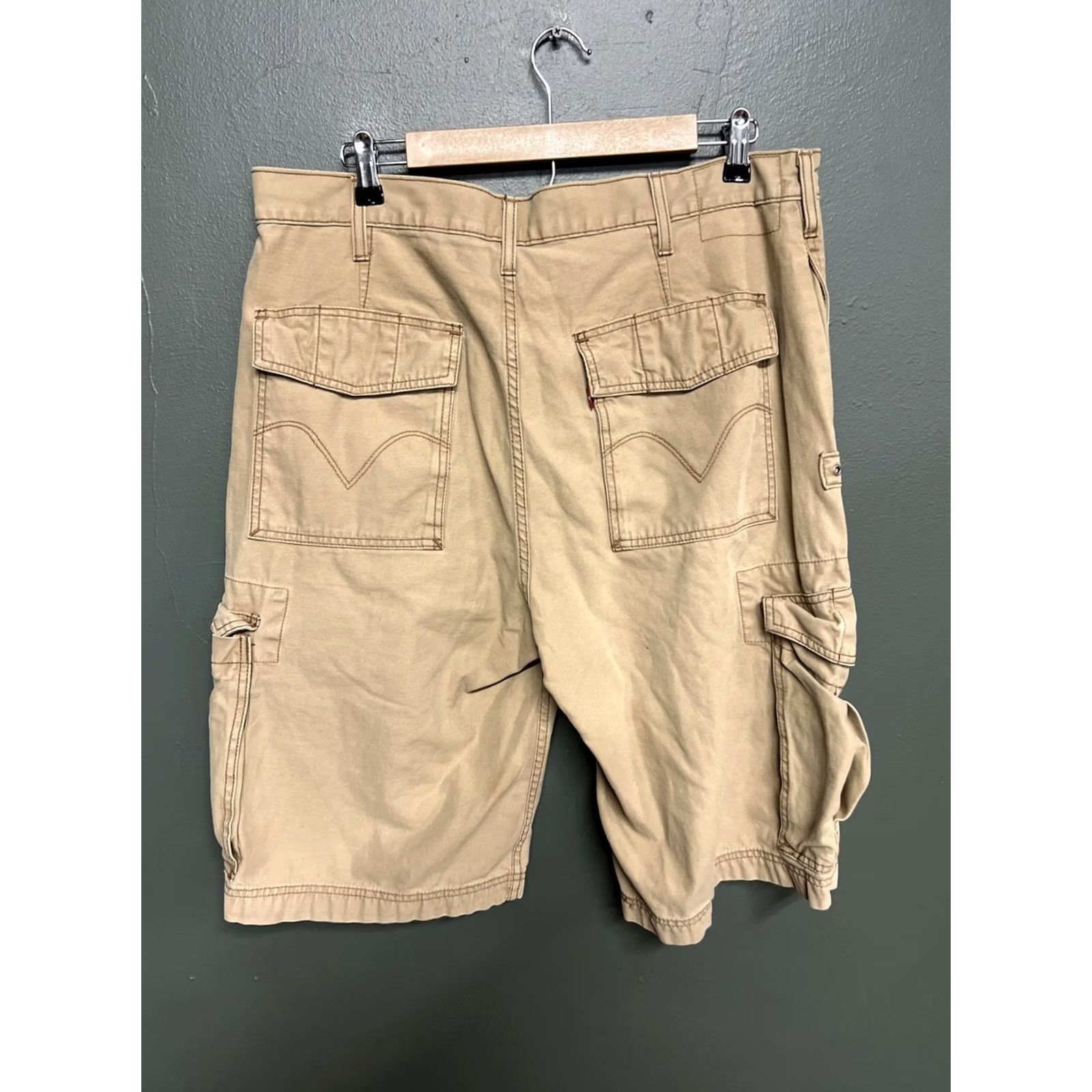 Levi's Levi's Cargo Shorts Mens 36 Khaki Heavyweight Workwear Skater Baggy Y2K Cargo Pocket 90s Hip Hop Vintage Style Pants Mens Size US 36 / EU 52 - 3 Thumbnail