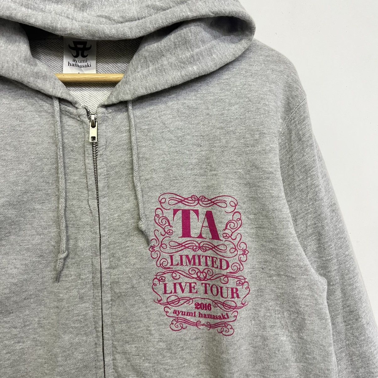 Band Tees Ayumi Hamasaki TA Limited Live Tour 2016 zip-up hoodie Size US L / EU 52-54 / 3 - 4 Thumbnail