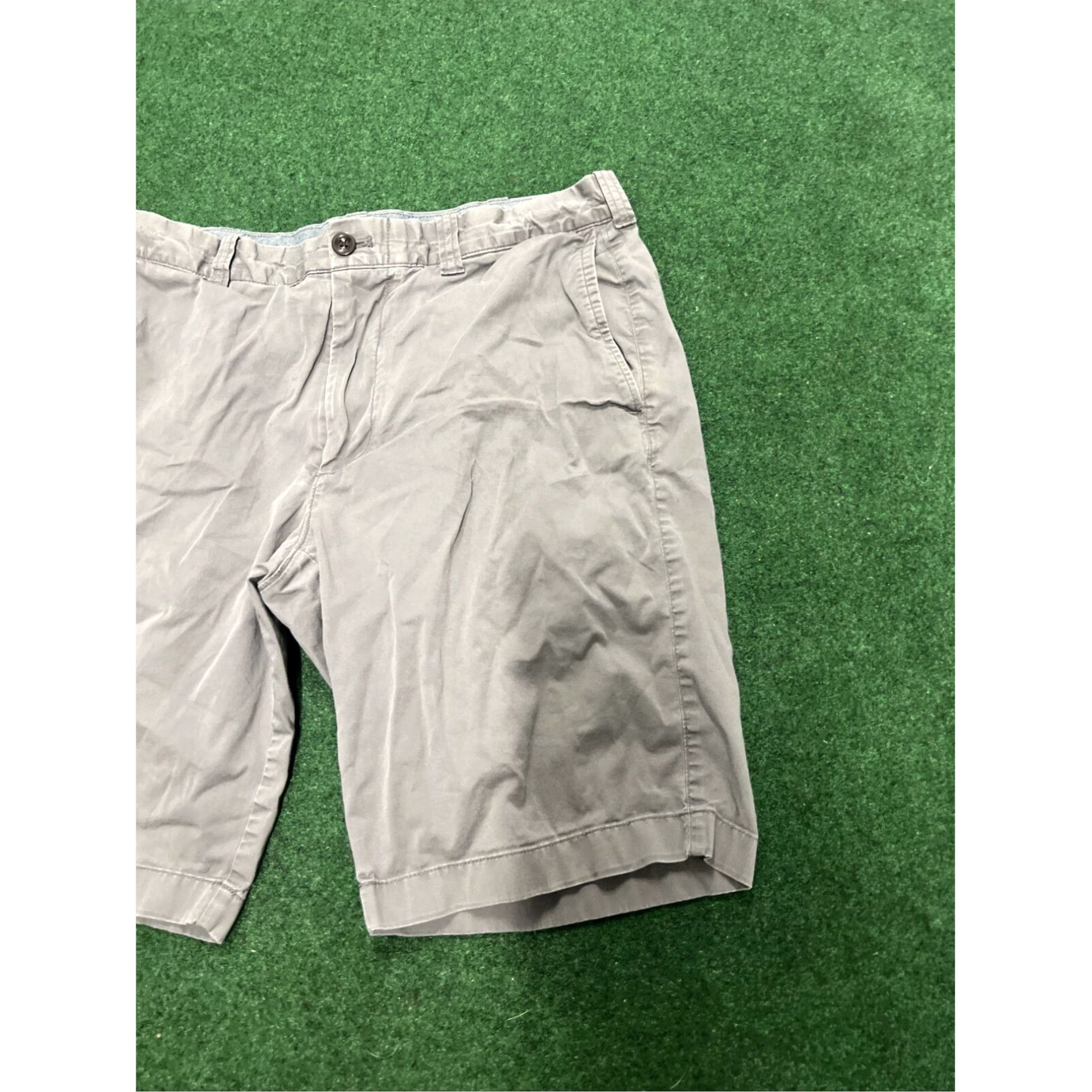 J.Crew J.Crew Shorts Adult 33 Gray Chino Stretch 10.5" Inseam Casual Preppy Mens Size US 33 - 3 Thumbnail