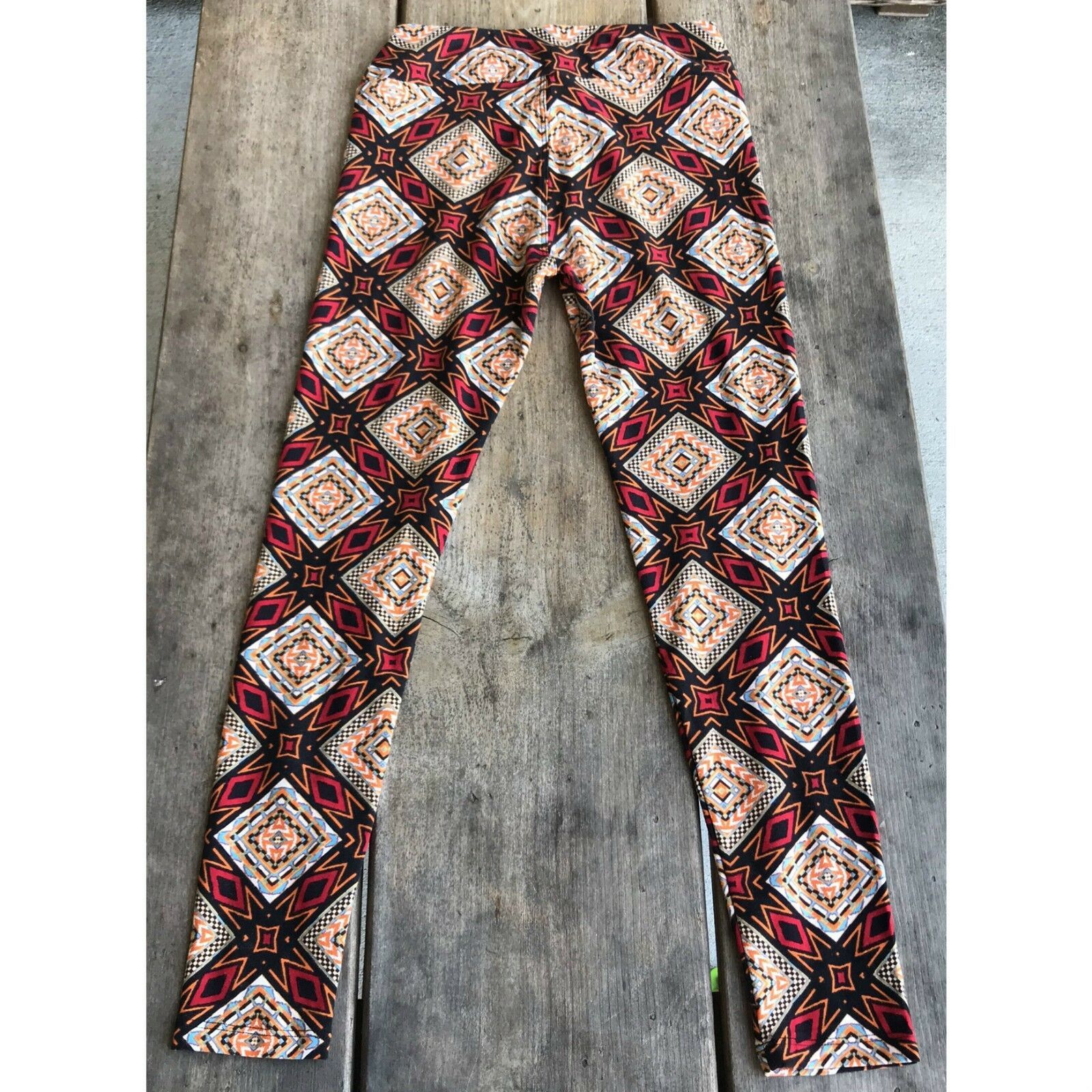 Other LuLaRoe Patterned Leggings Red Orange Black One Size Buttery Size 30" / US 8 / IT 44 - 4 Thumbnail
