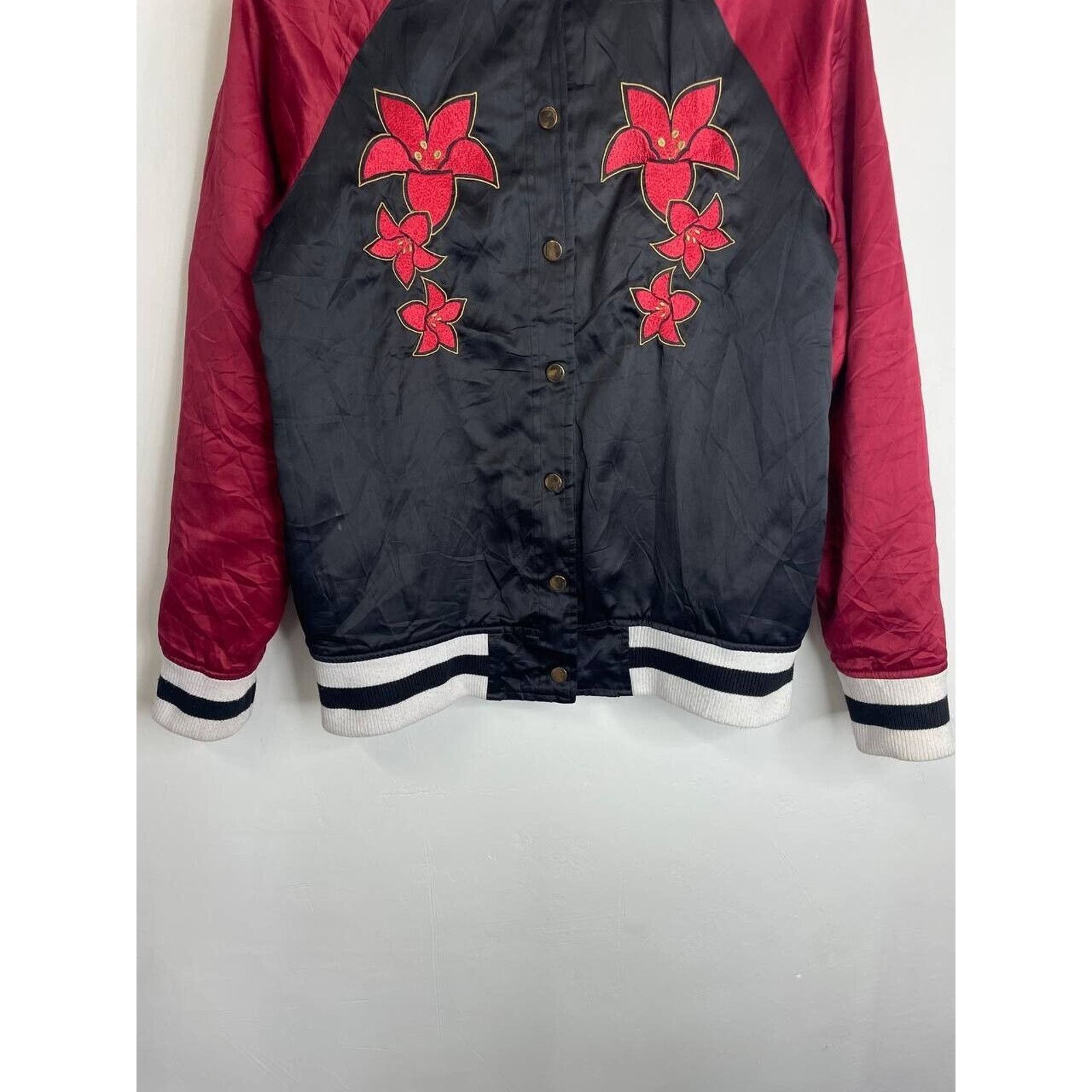 Disney × Vintage Vintage Bomber Jacket Embroidered Dragon Floral Mulan Disney Size S / US 4 / IT 40 - 3 Thumbnail
