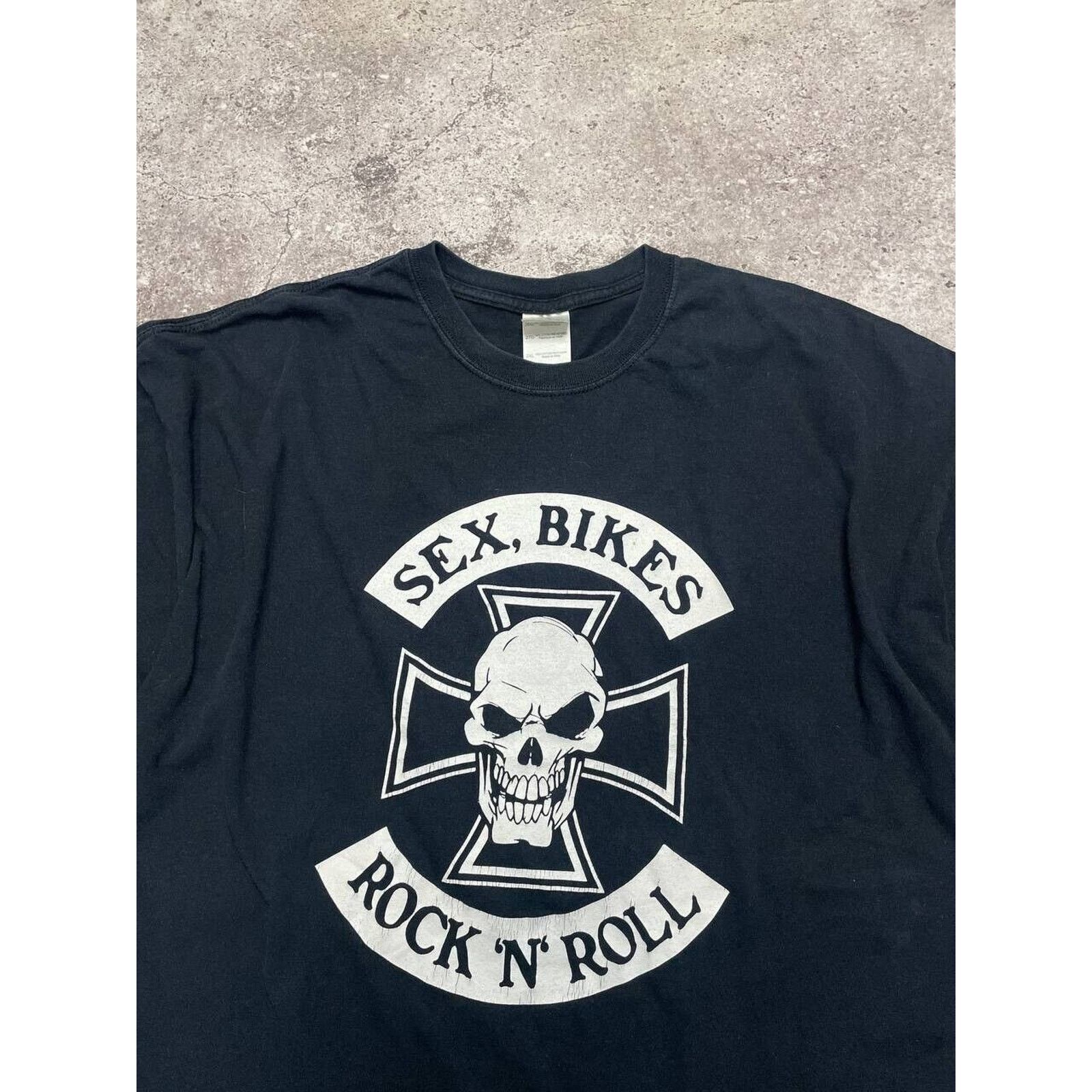 Band Tees × Vintage Vintage Gildan Biker Skull T-Shirt Rock & Roll Size 2XL Size US XXL / EU 58 / 5 - 2 Thumbnail